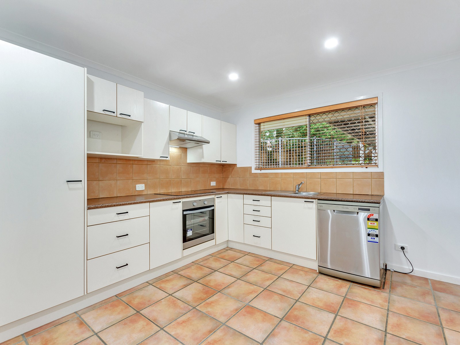 7 Folkstone Avenue, Albany Creek, QLD 4035