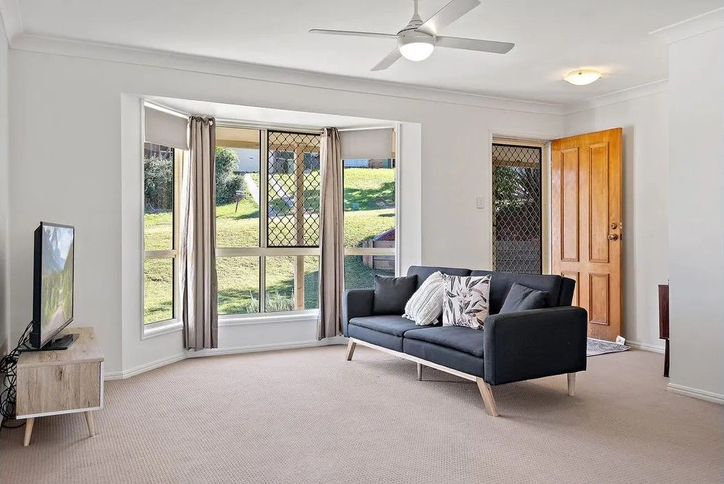 3 Bou Court, Edens Landing, QLD 4207
