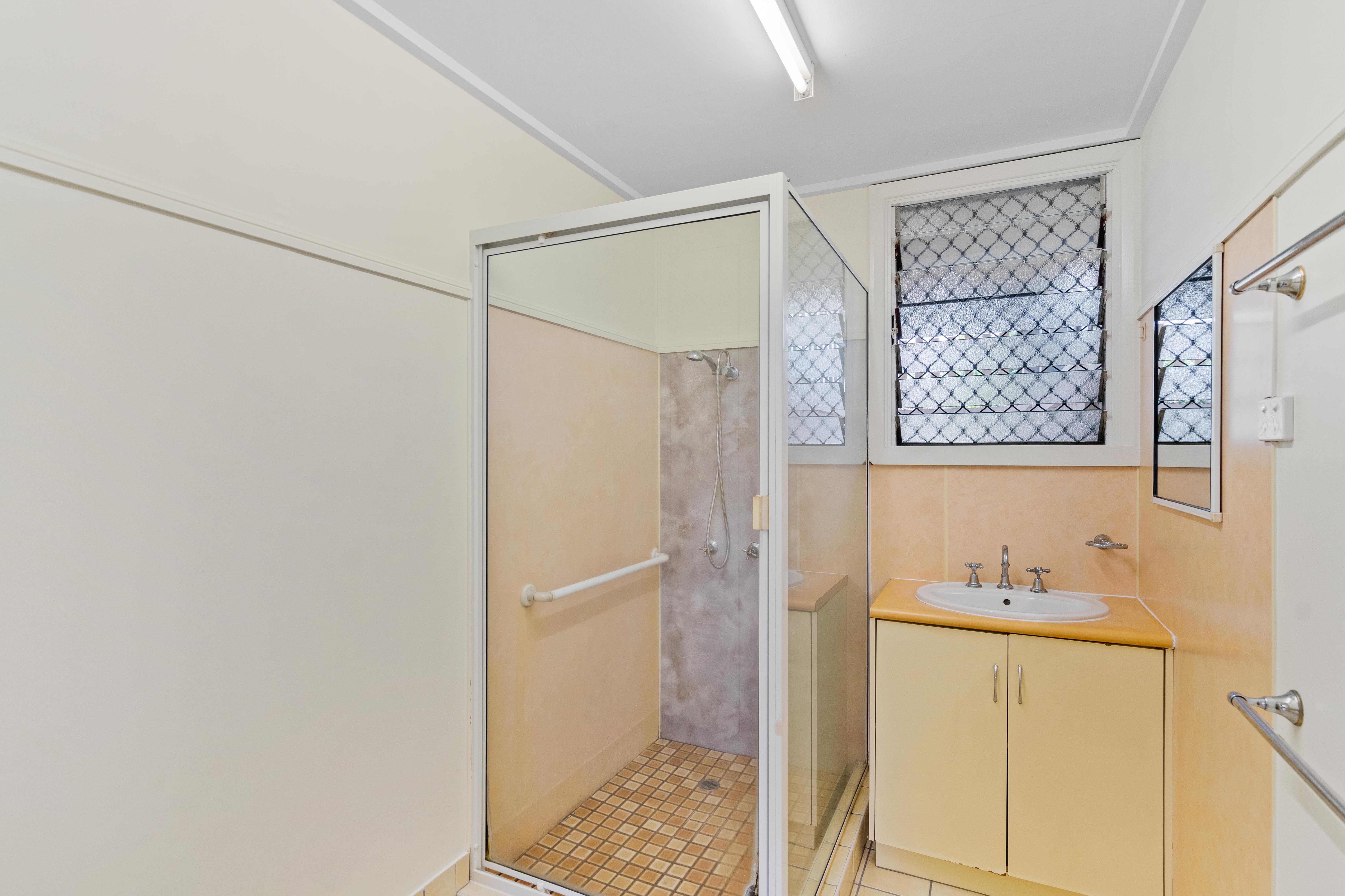 13 Hogan Street — photo 9 of 16