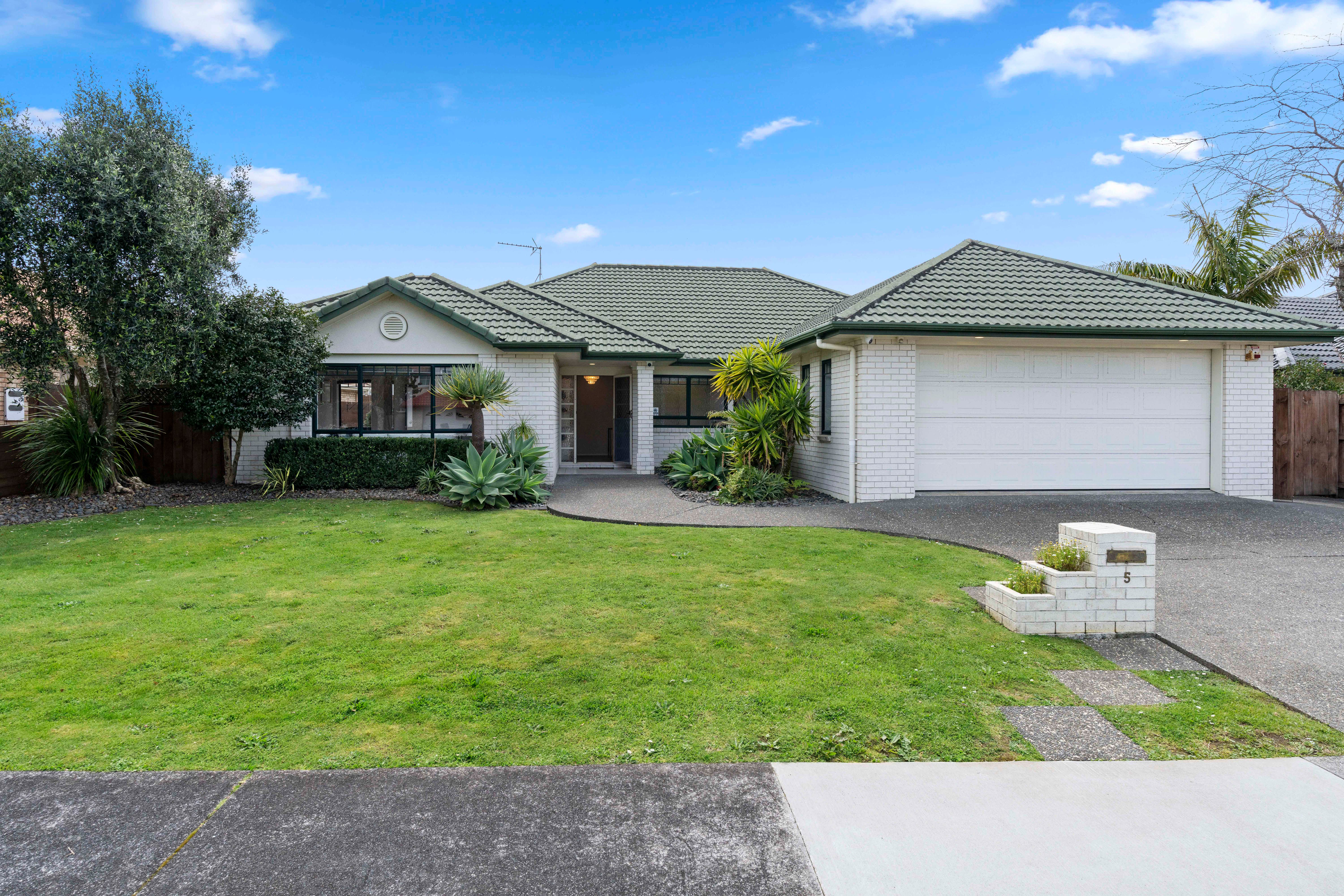5 Montecito Place, Golflands, Manukau City