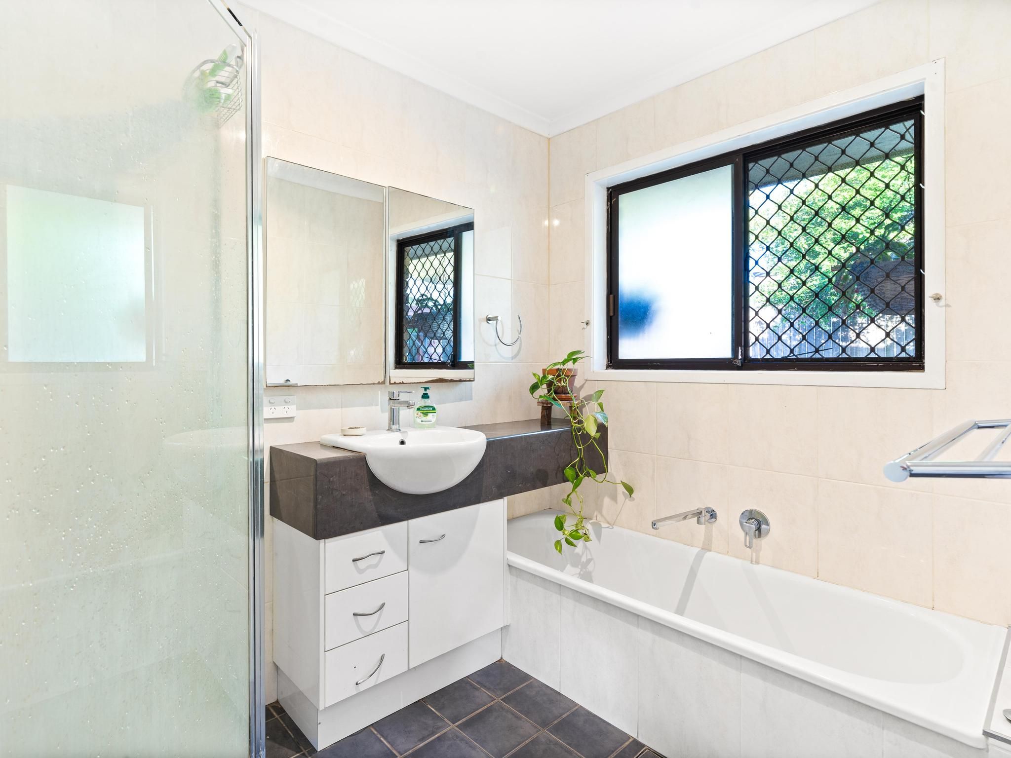 10 Epsom Court — photo 6 of 12