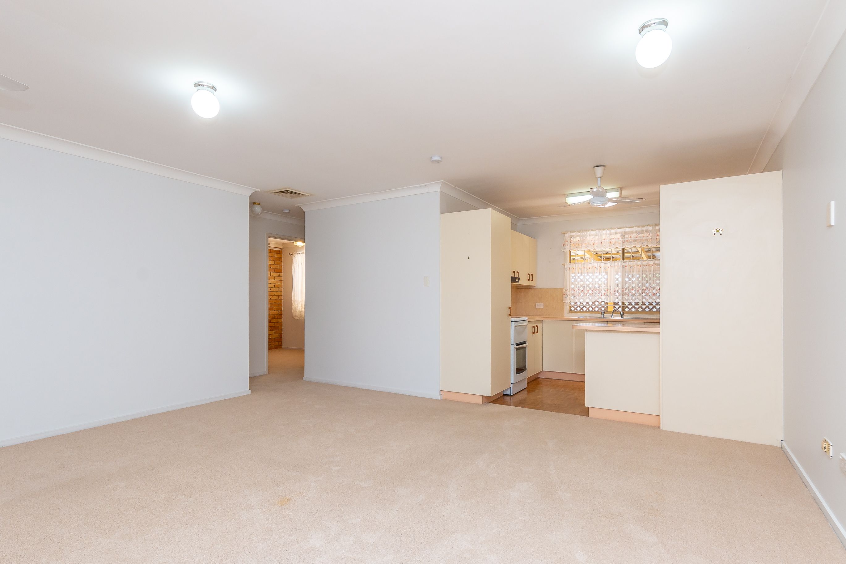 2/385 Oxley Avenue, Redcliffe, QLD 4020