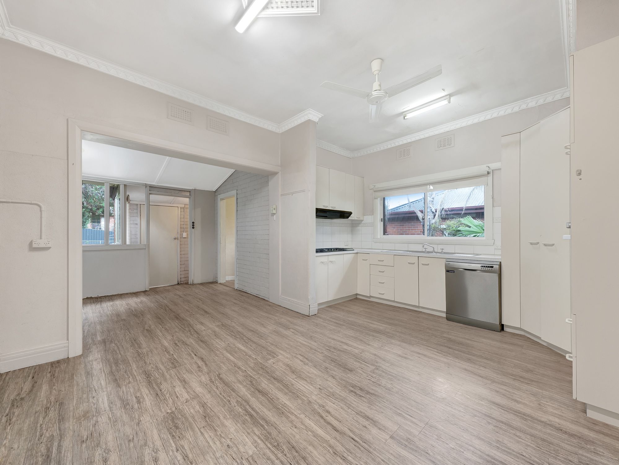 716 Pemberton Street, Albury, NSW 2640 Leased House Ray White