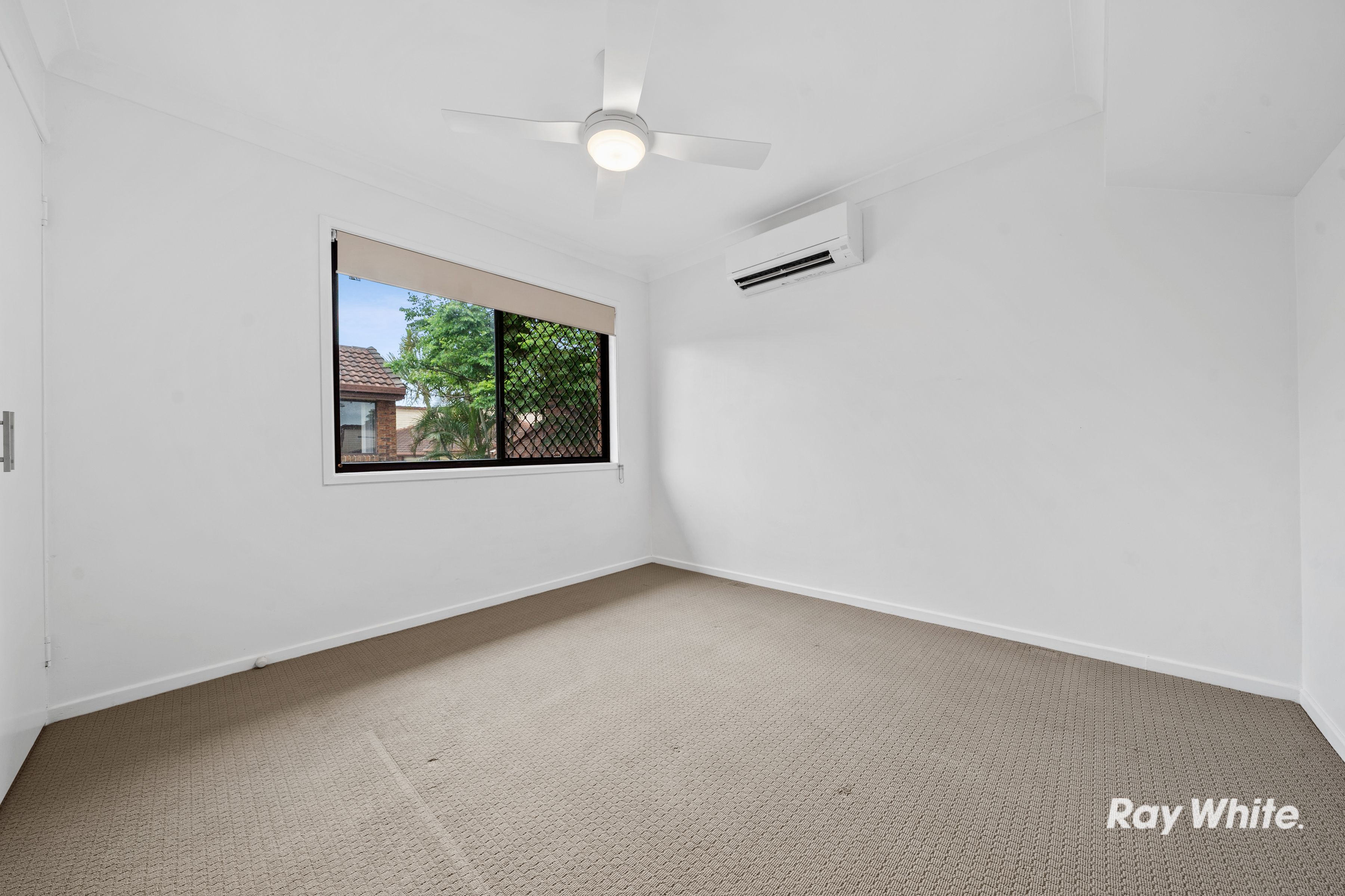 38/93 Barbaralla Drive — photo 9 of 15