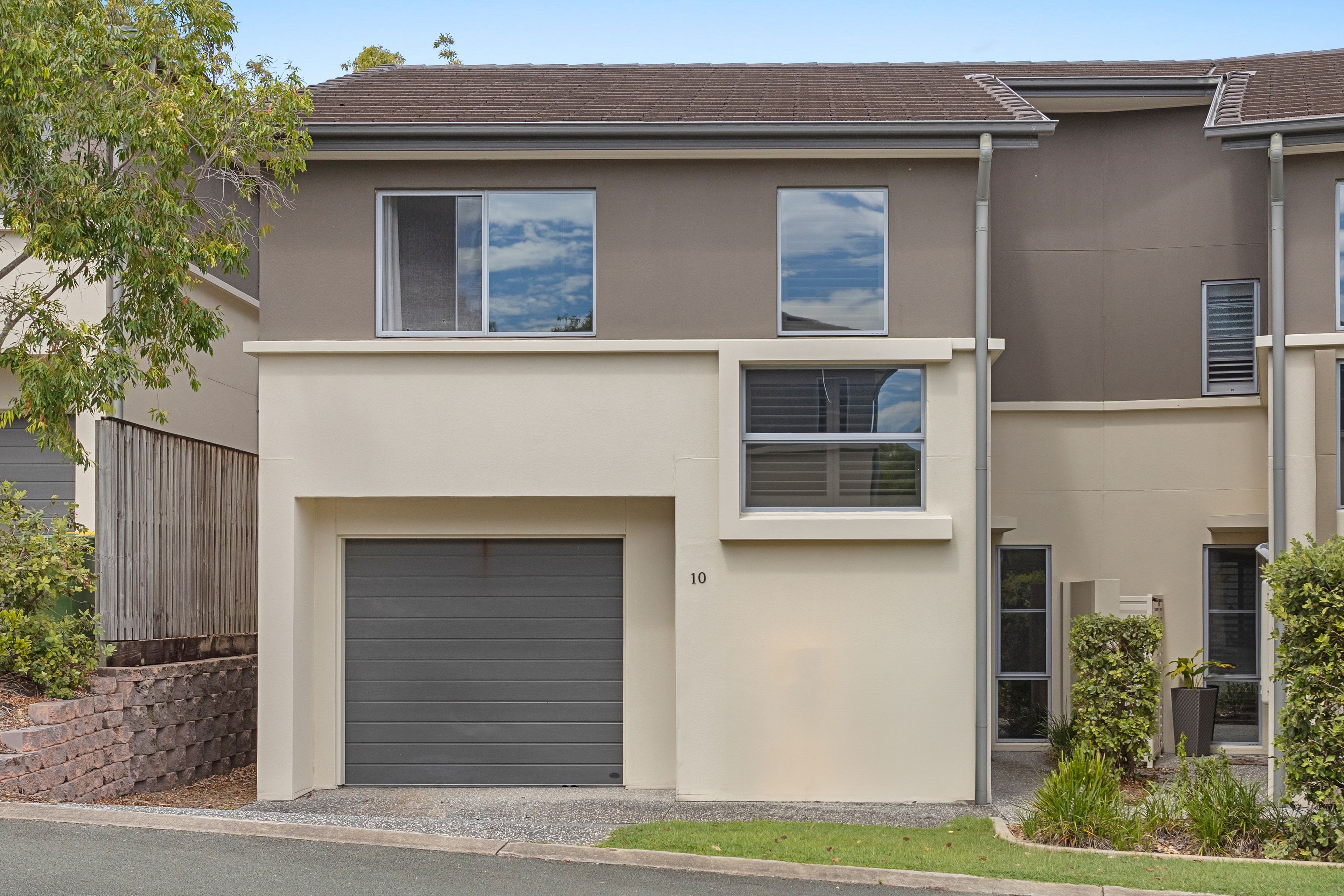 10/1 Belongil Street, Pacific Pines, QLD 4211