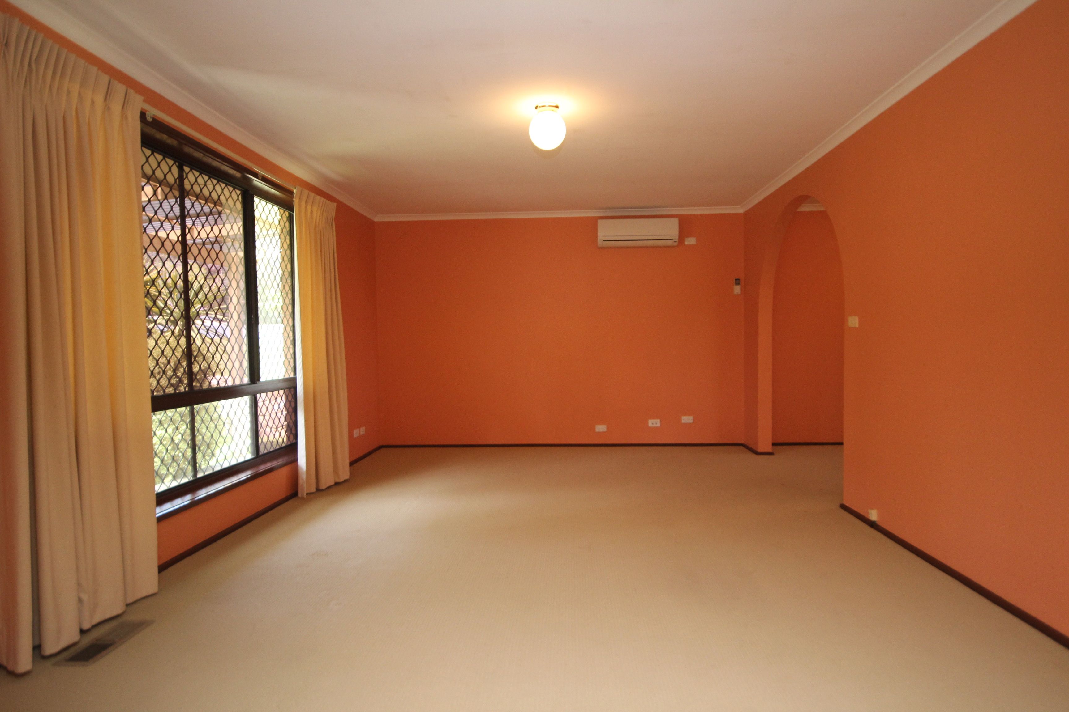 124A Chuculba Crescent — photo 2 of 15