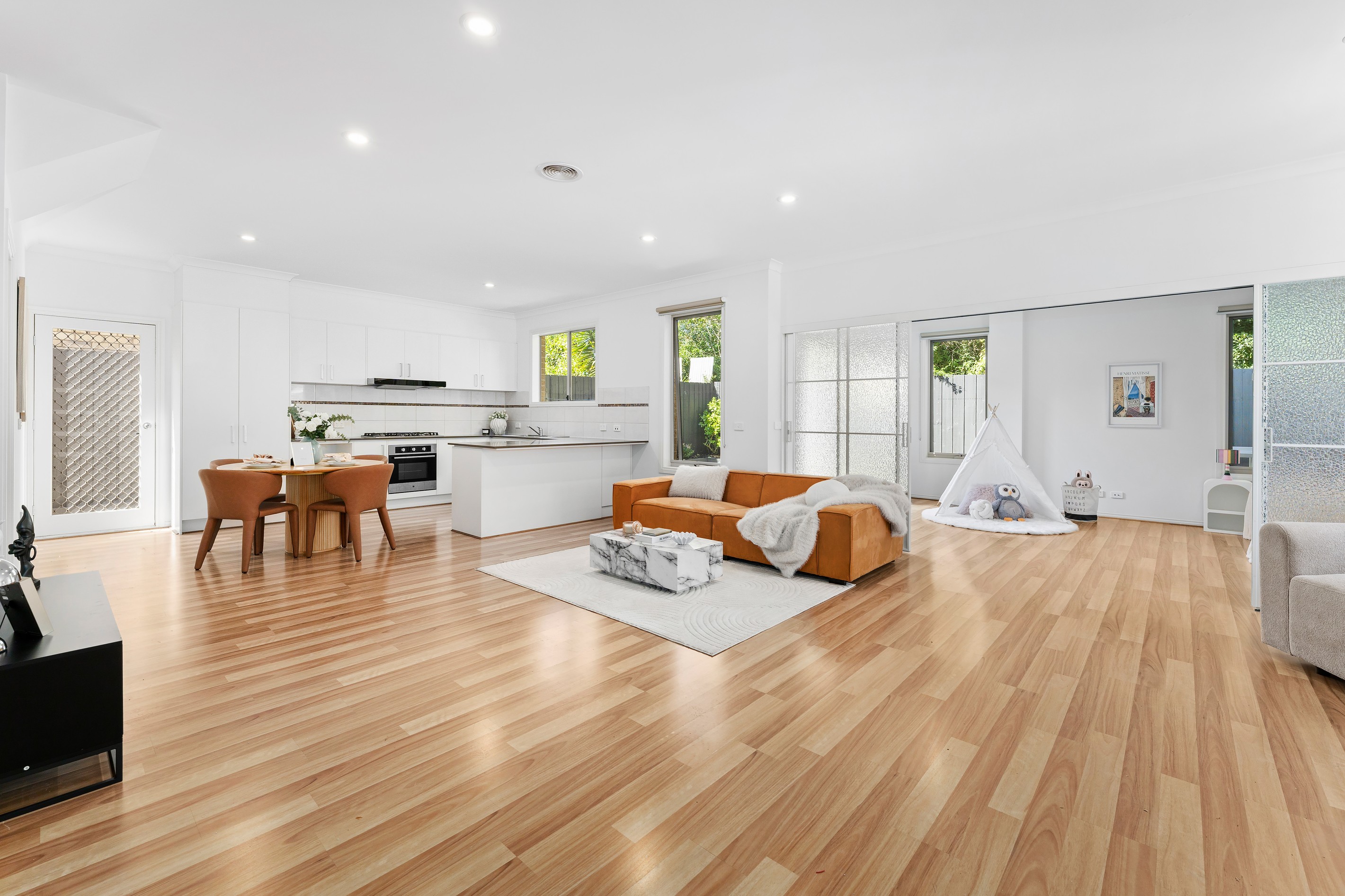 2/16 Kennaugh Street, Oakleigh East, VIC 3166