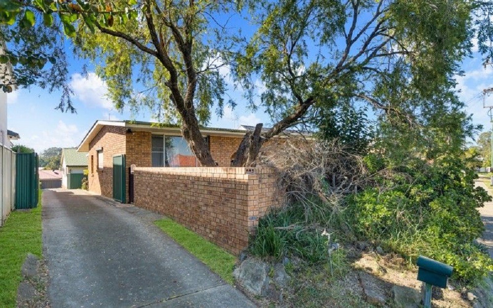 2/8 Bradbury Avenue, Campbelltown, NSW 2560