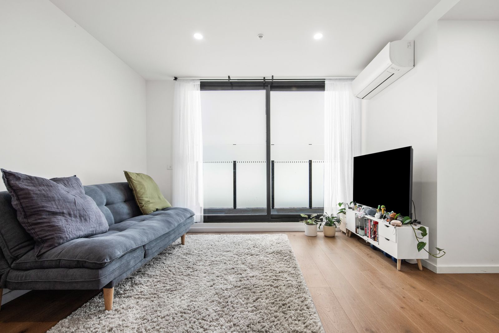 103/23 Collins Street — photo 3 of 12