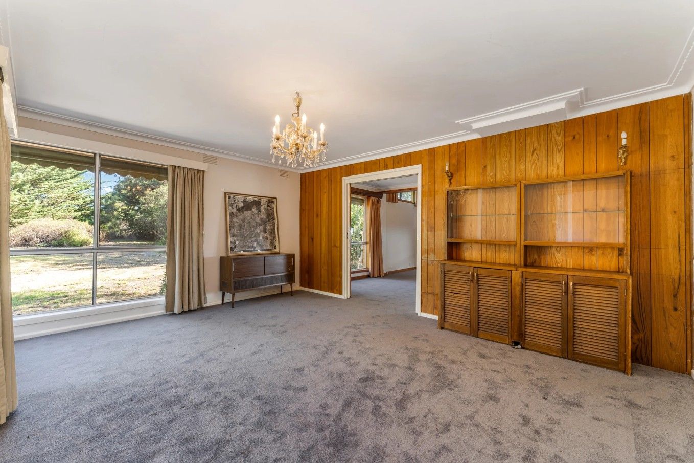 24 Egans Lane — photo 6 of 12