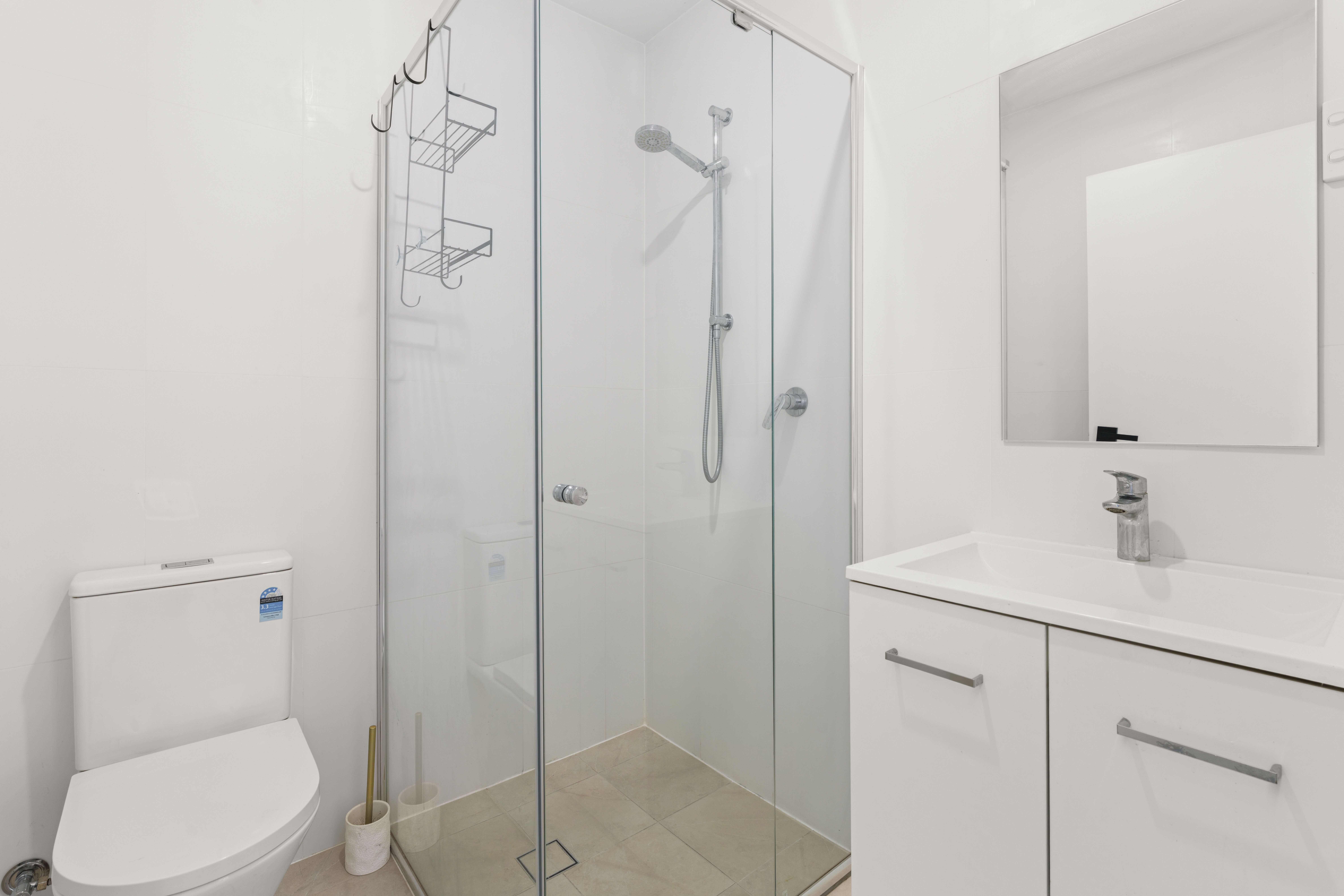 2/54a Hillcrest Avenue — photo 8 of 22