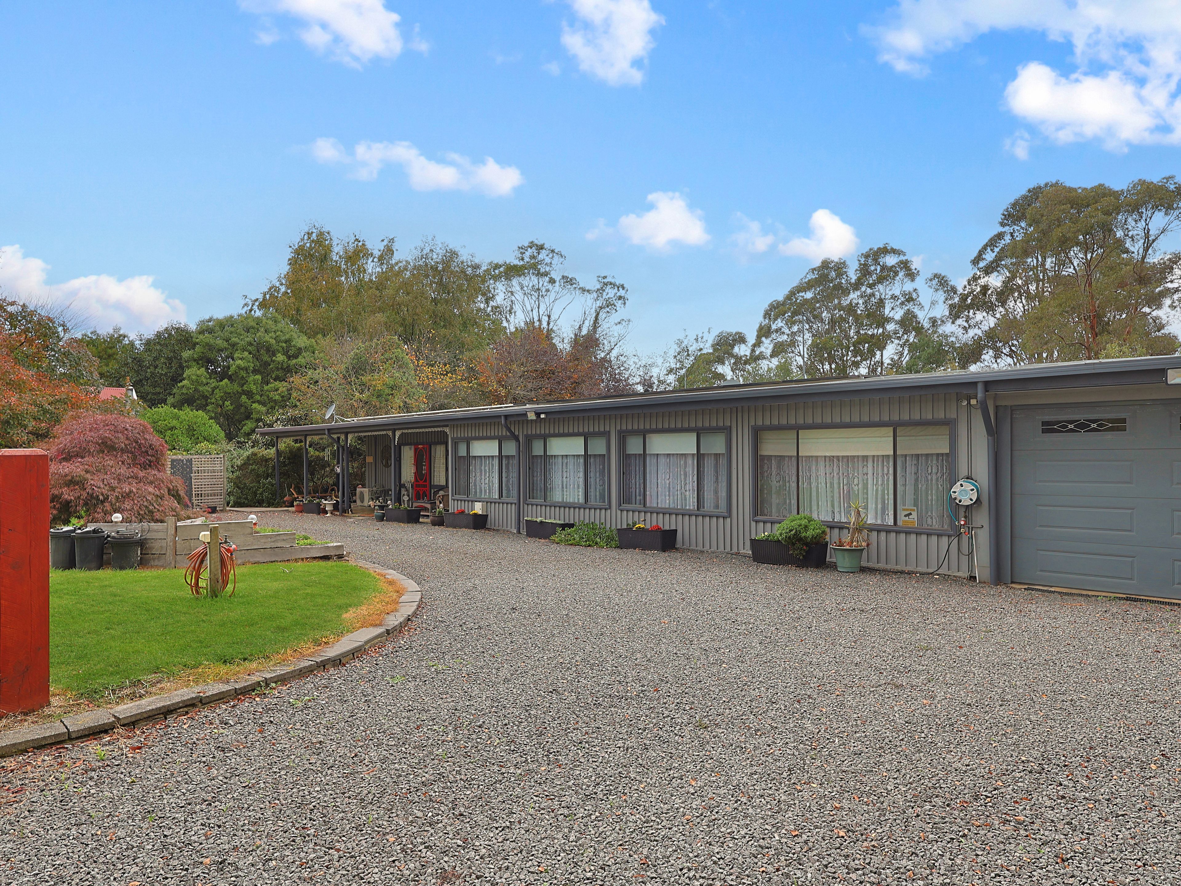 71 Farrells Road, Hill End, VIC 3825