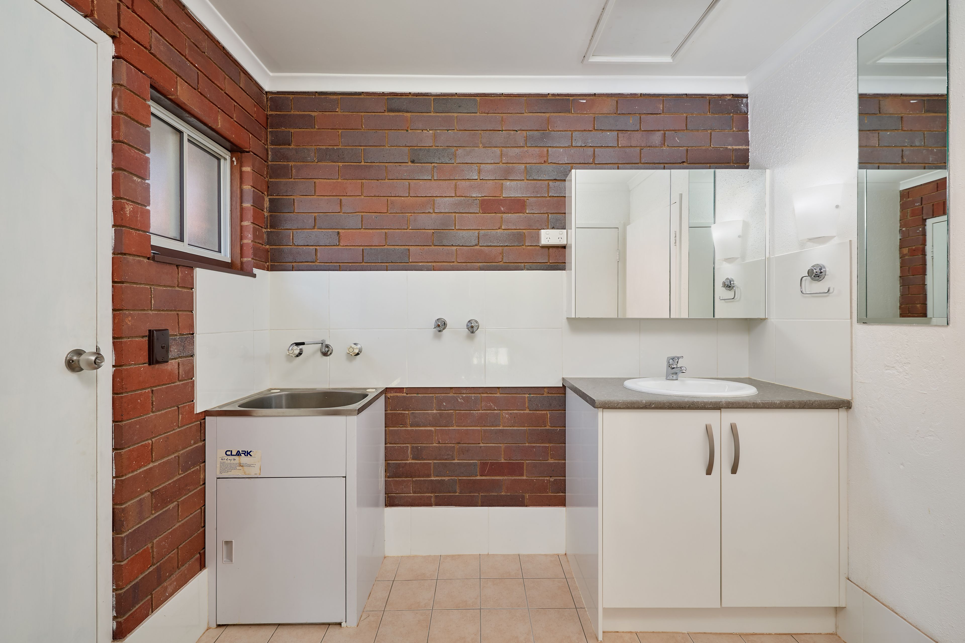 1/36 Oates Avenue — photo 9 of 12