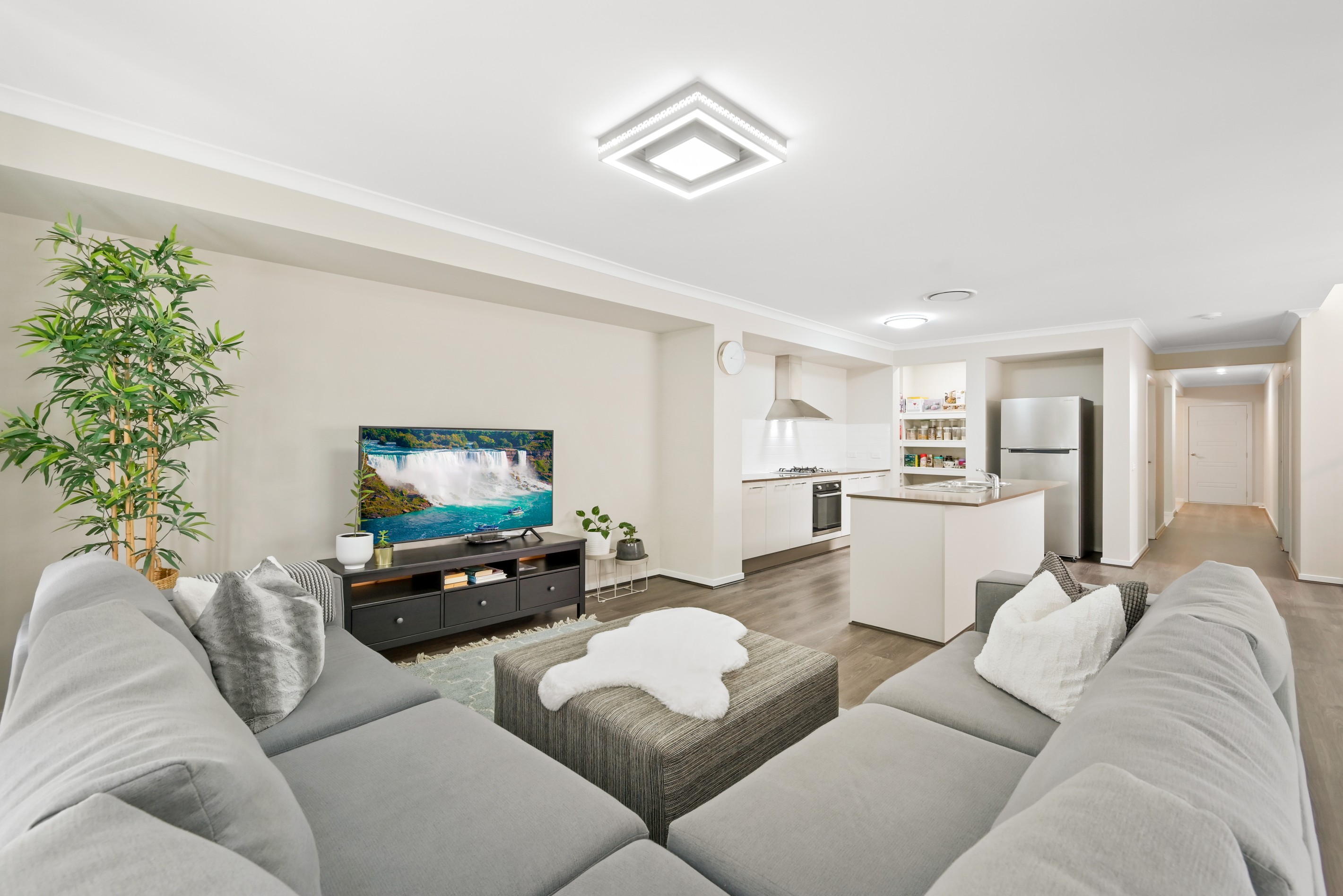101 Dalmatia Avenue, Edmondson Park, NSW 2174
