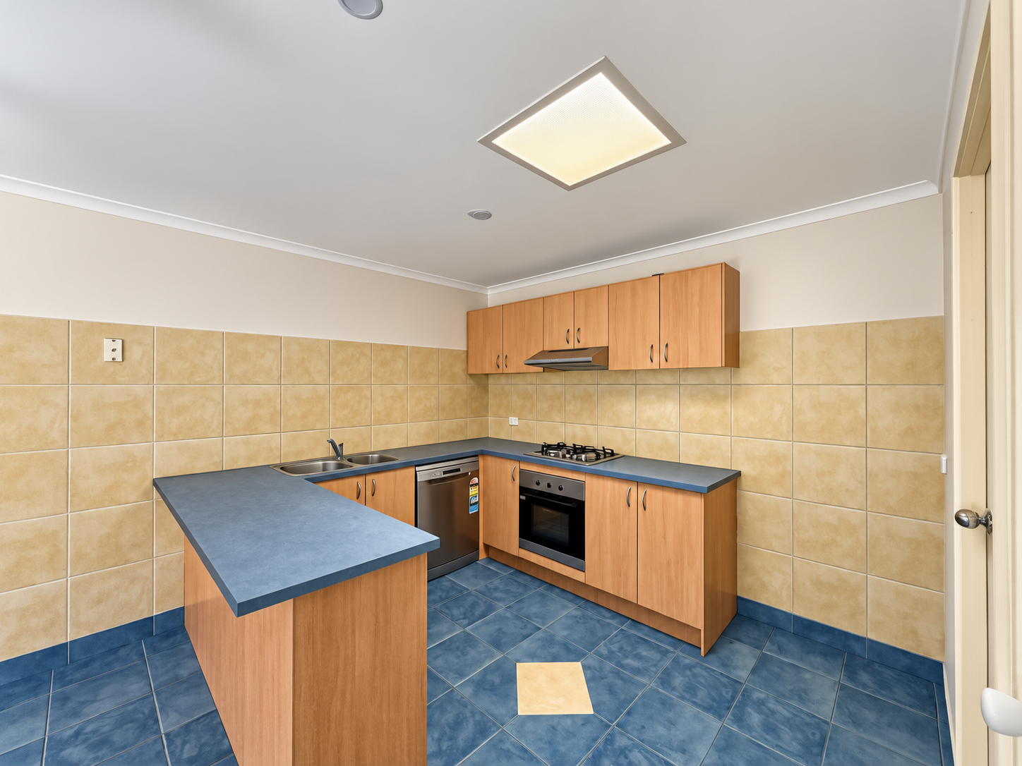 43 Fydler Avenue — photo 3 of 6