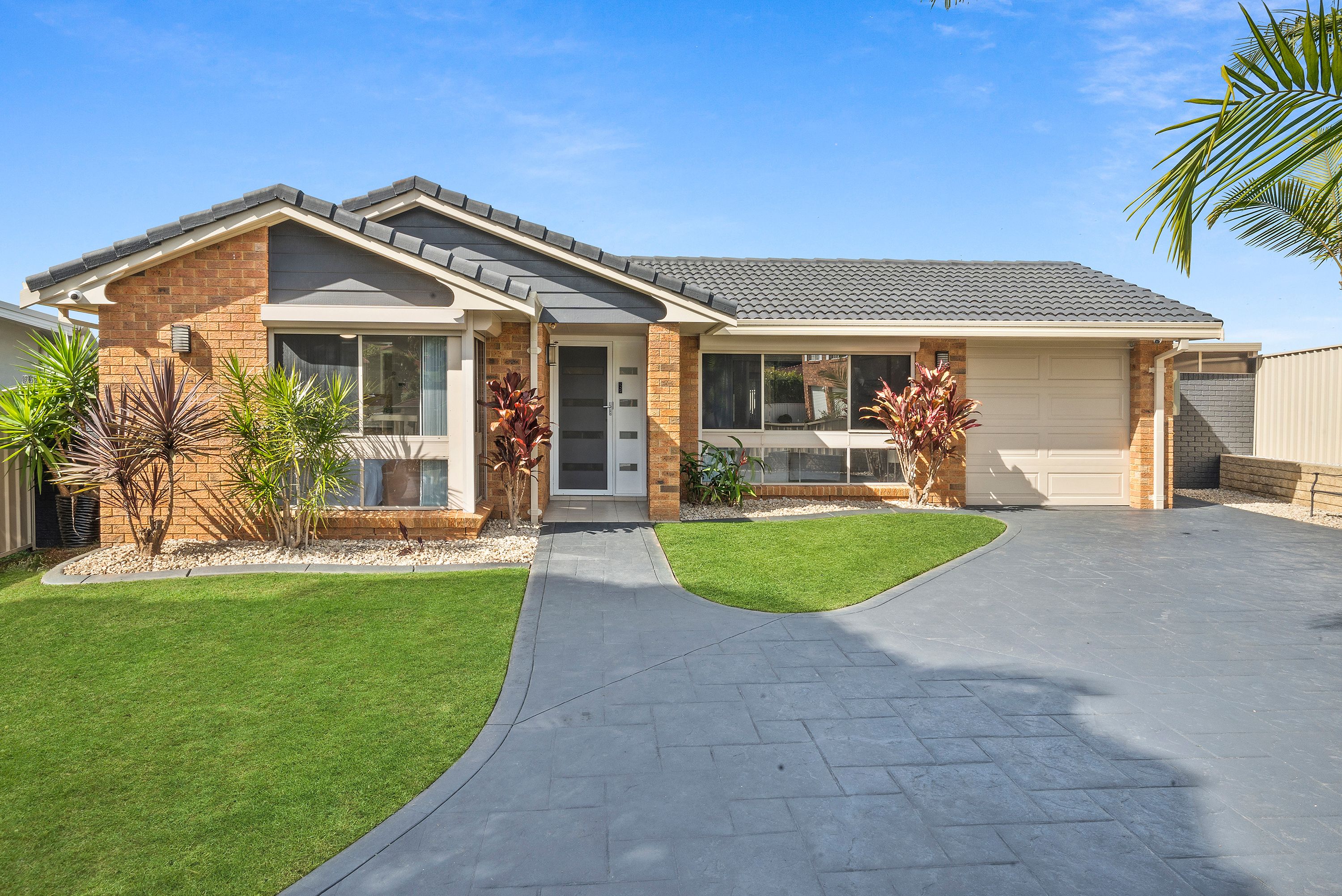5 Hawk Place — photo from Ray White Shellharbour City