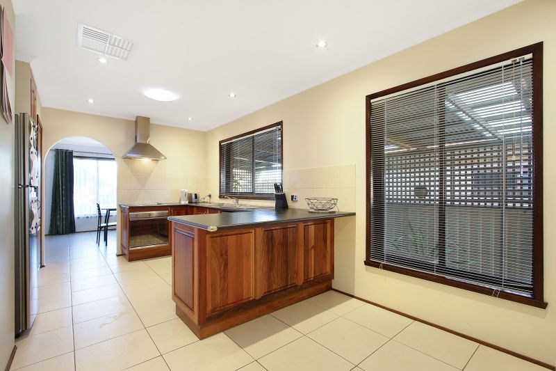 319 Parkland Crescent, Lavington, NSW 2641