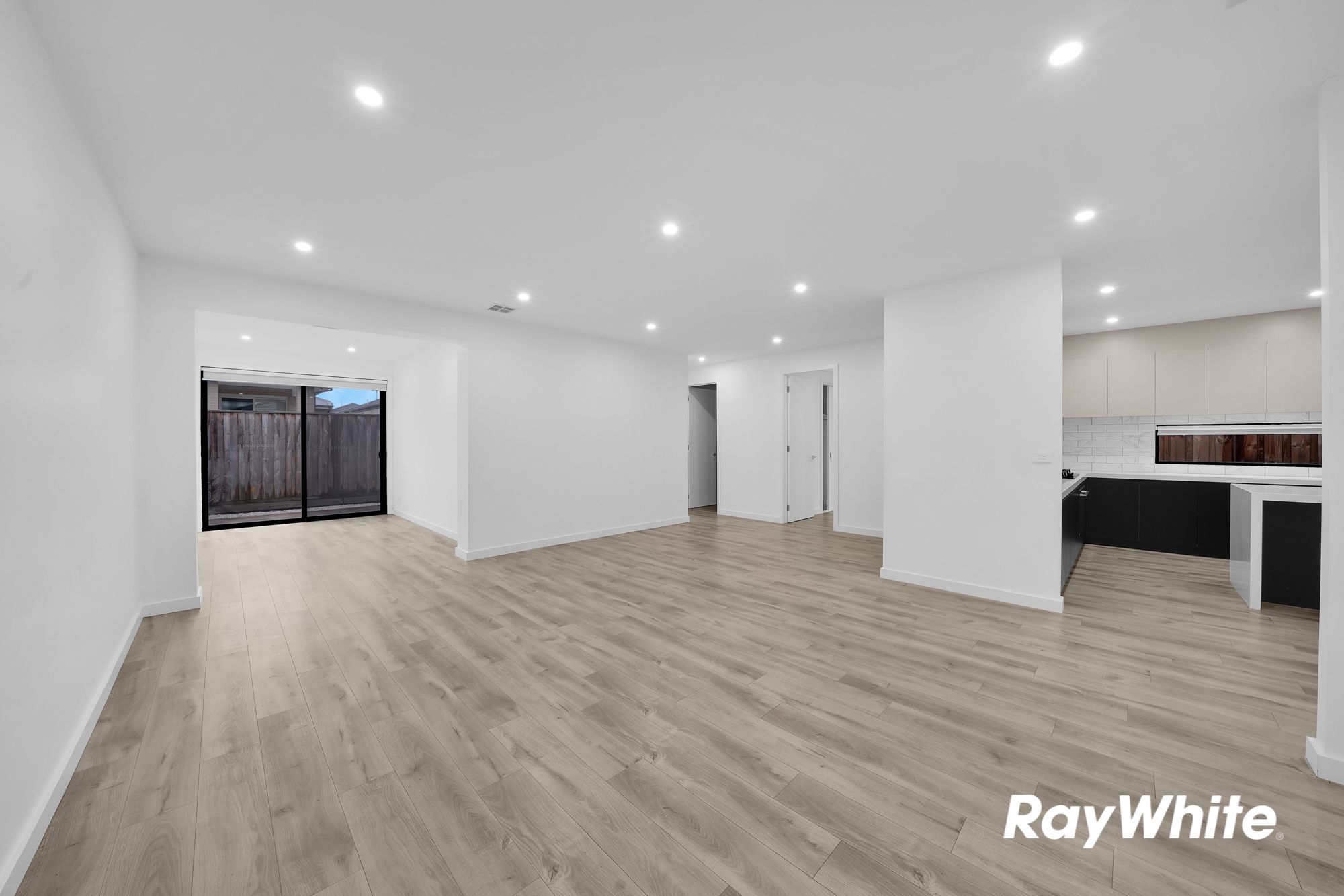 24 Byron Street — photo 8 of 19