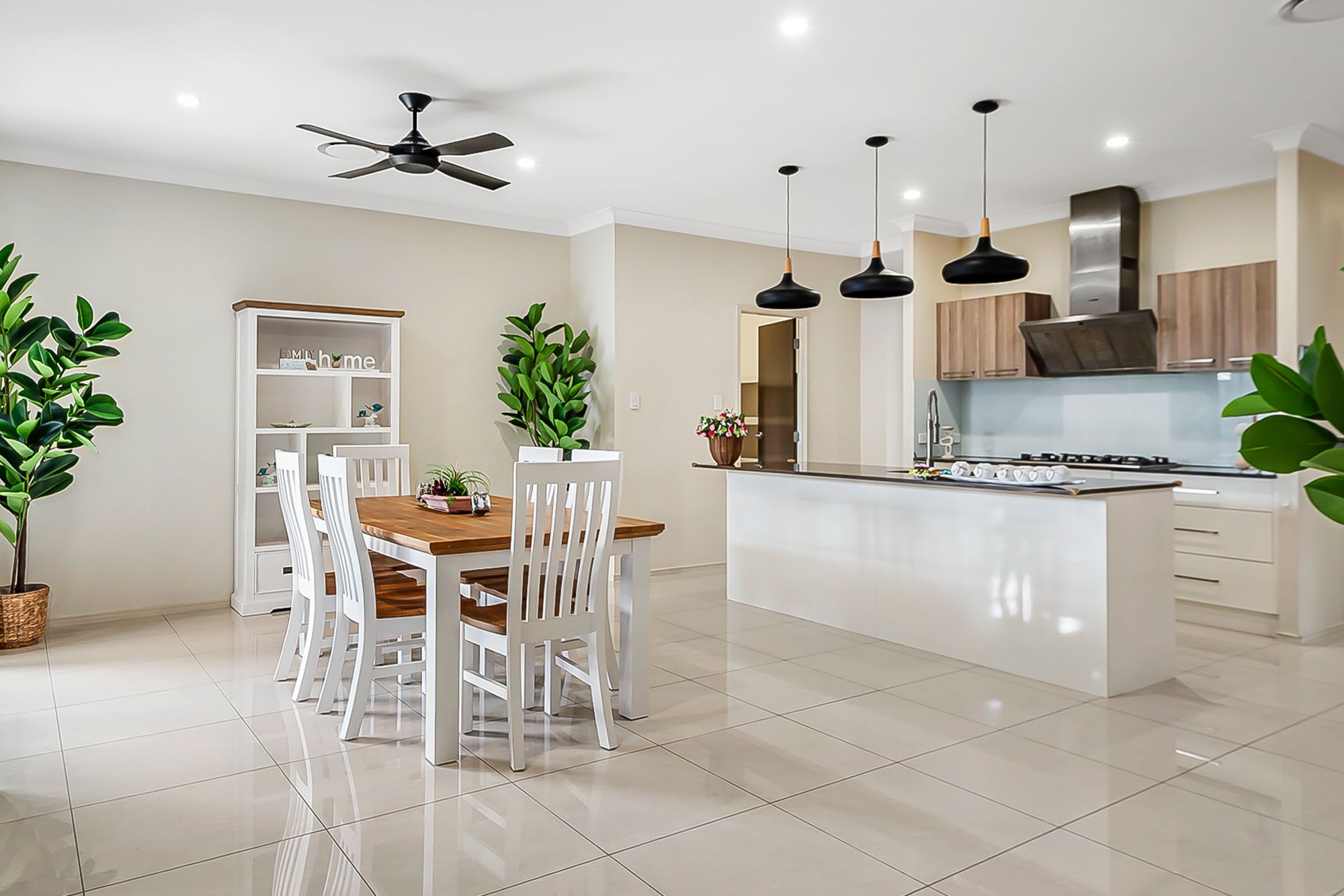 7 Kangaroo Crescent, Springfield Lakes, QLD 4300 - Sold House - Ray ...