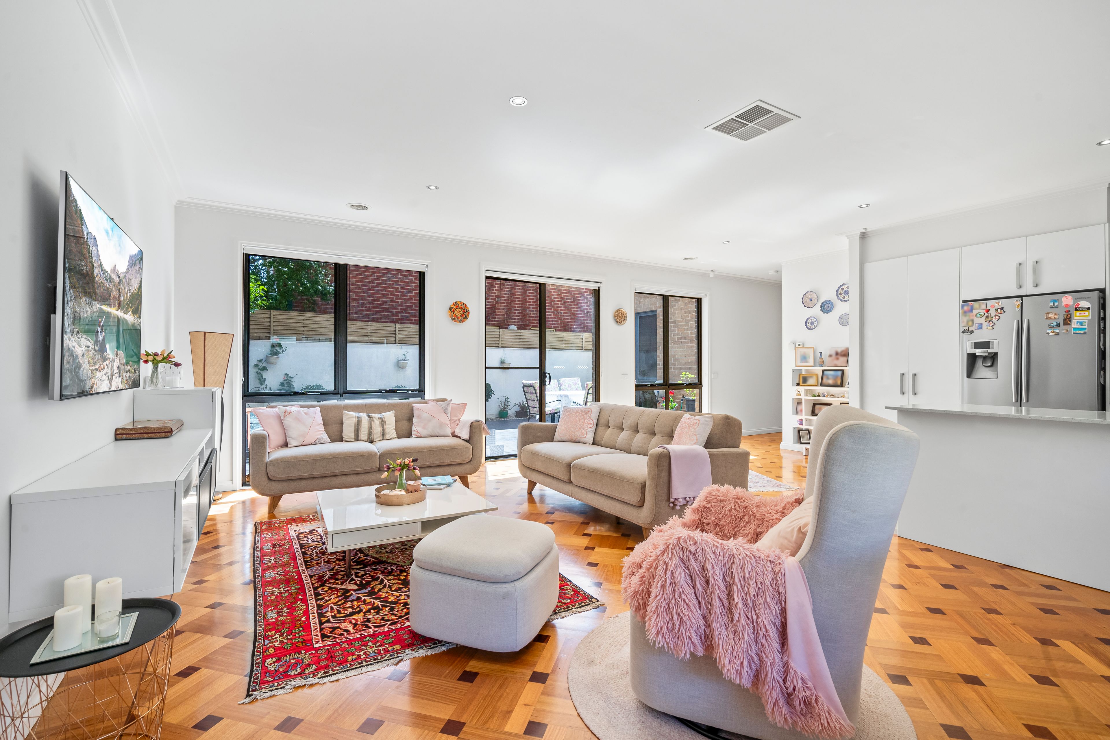 47 Hilda Street — photo 3 of 12
