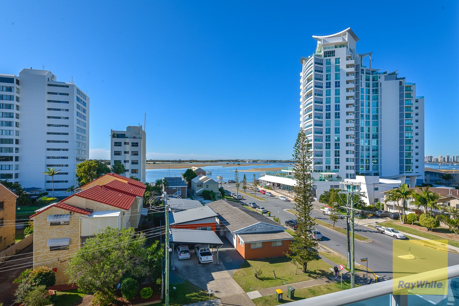 20 Labrador Street, Labrador QLD 4215