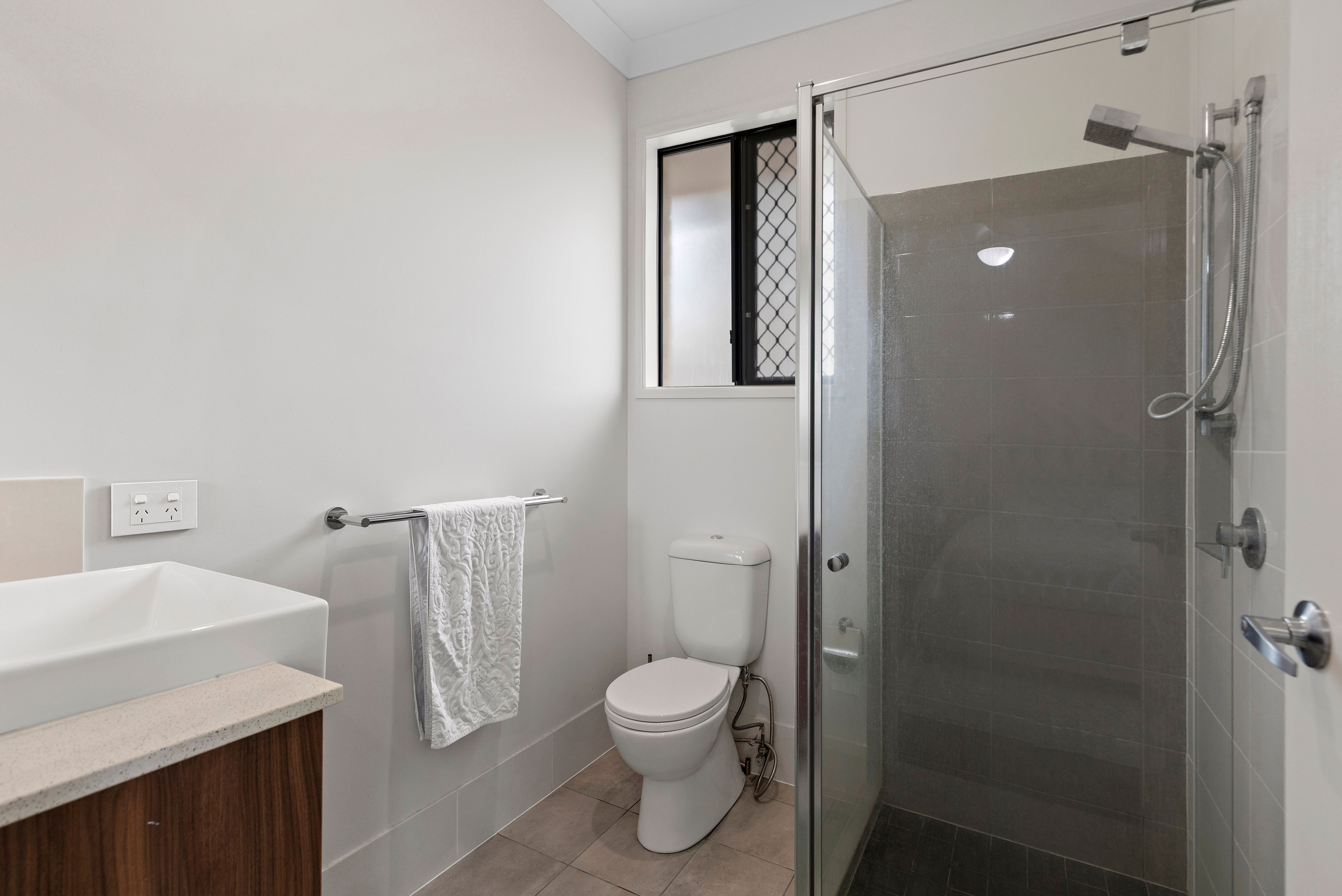 21 Sarsfield Place — photo 16 of 24