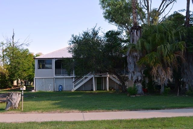 64 Thistle Street, Blackall QLD 4472
