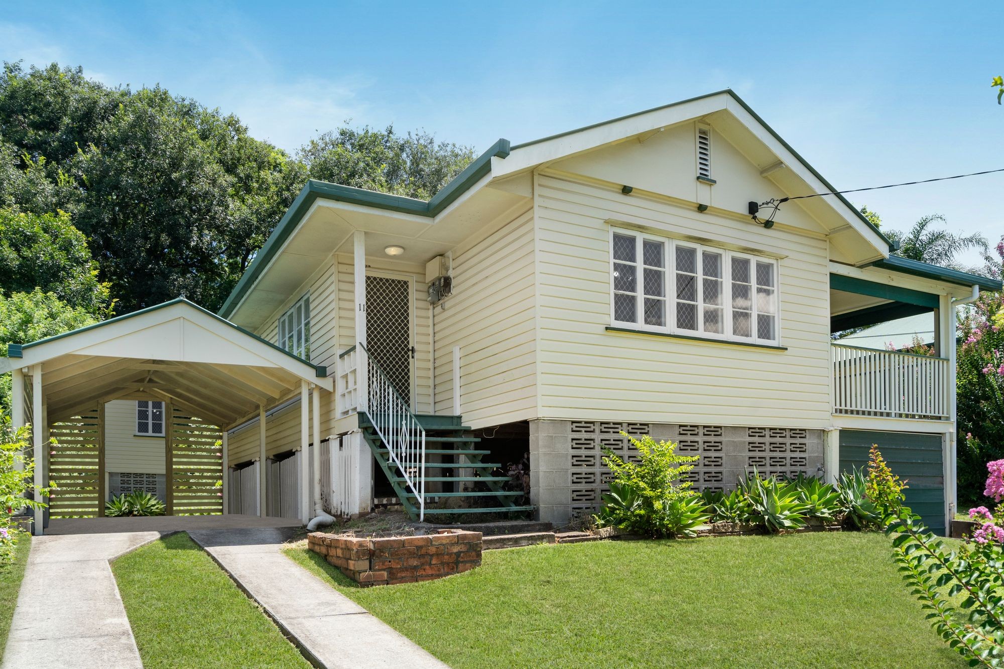 11 Sapphire Street, Holland Park, QLD 4121