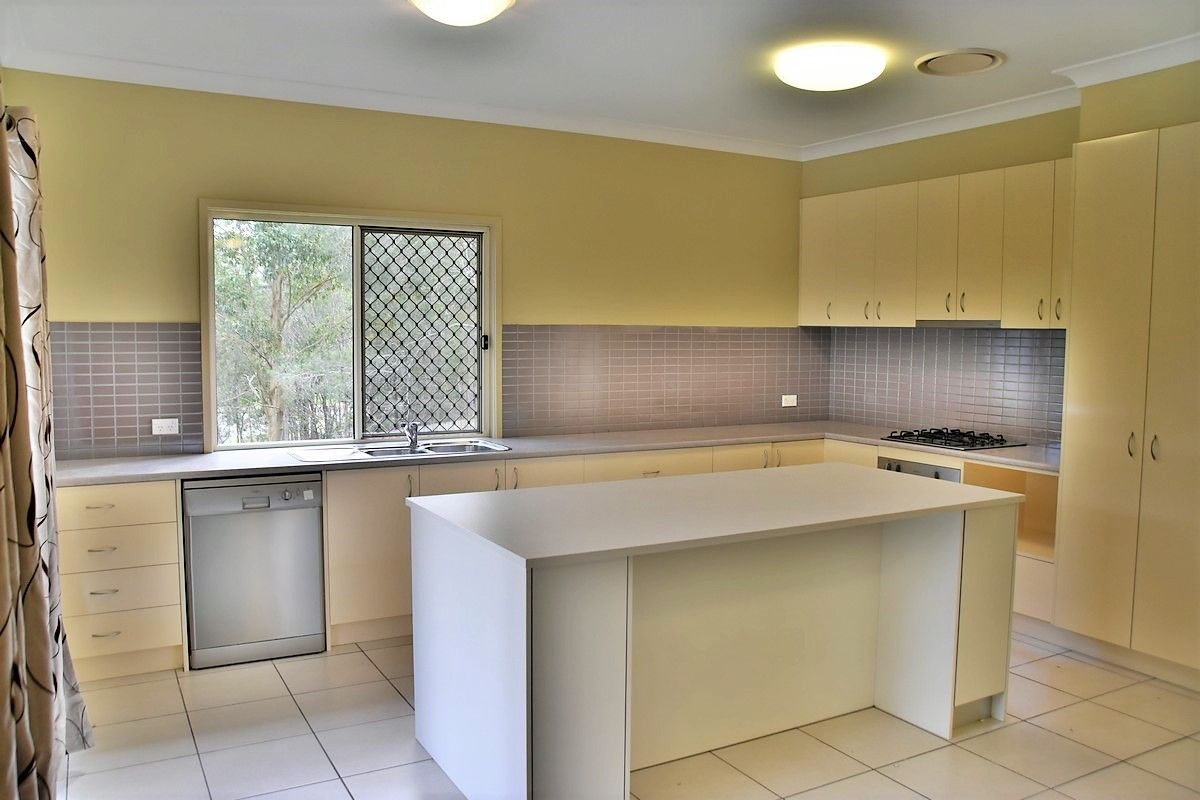 2 Yarraman Chase, Waterford QLD 4133