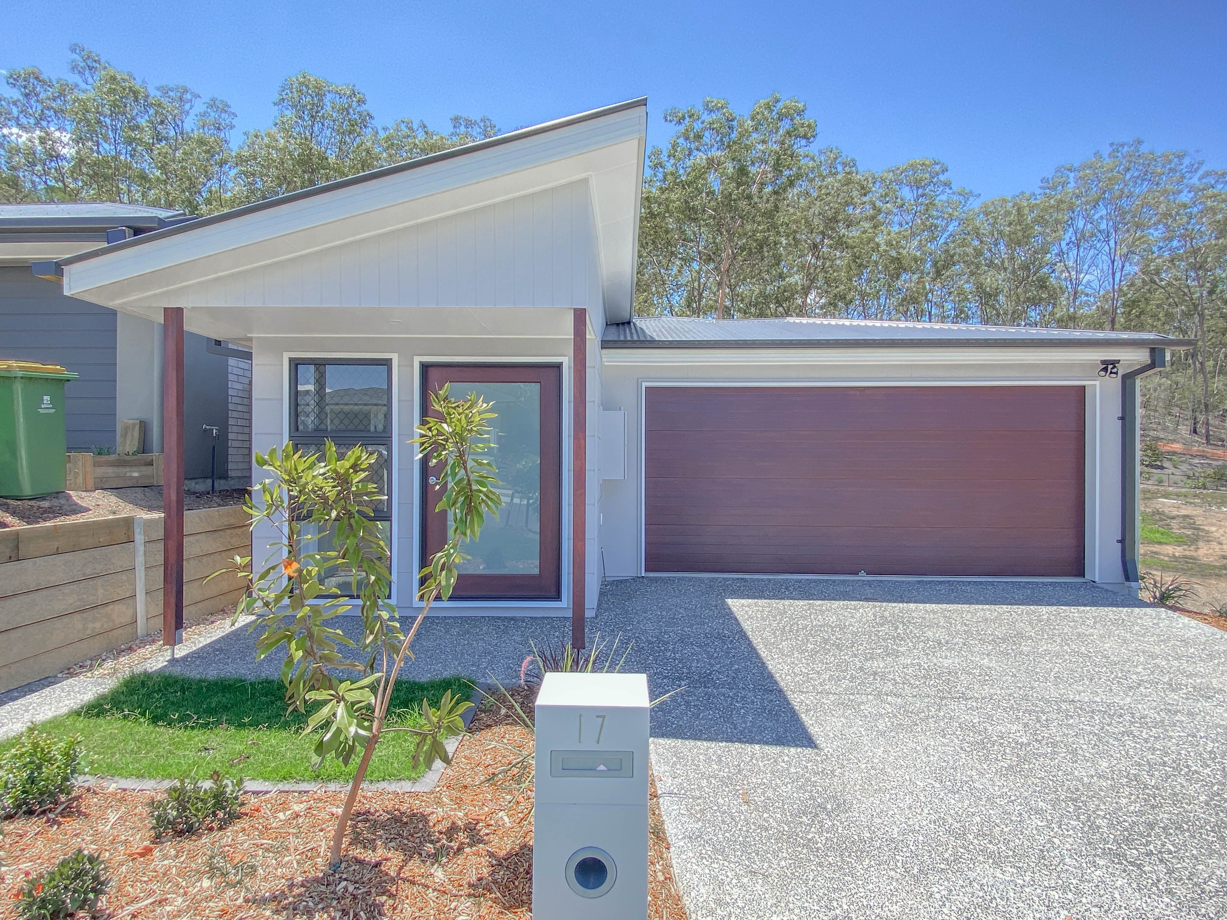 17 Hoist Court, Augustine Heights, QLD 4300