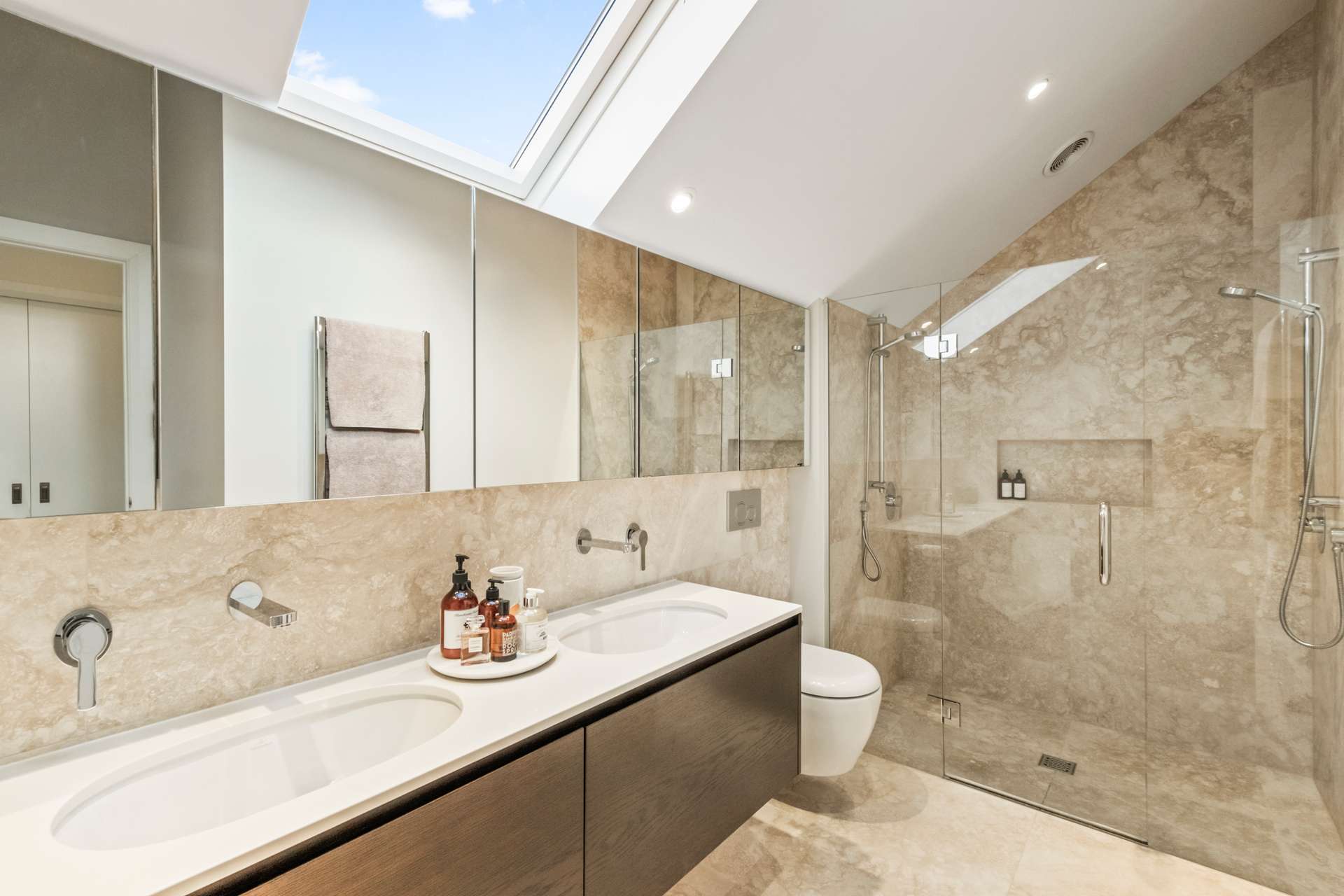 23 Croydon Road photo 9