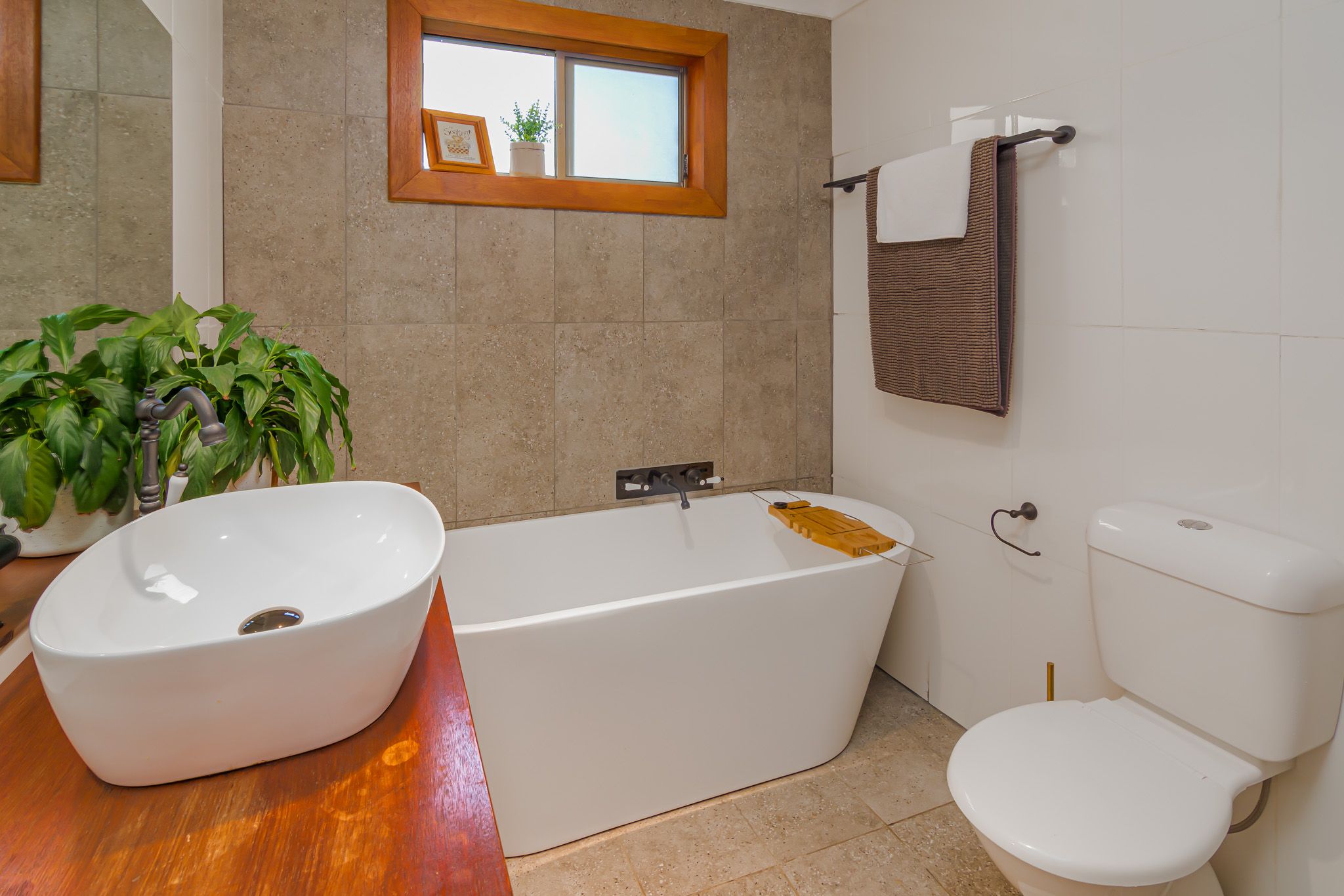 81 Kia Ora Hill Road, Bowman Farm VIA — photo 19 of 30