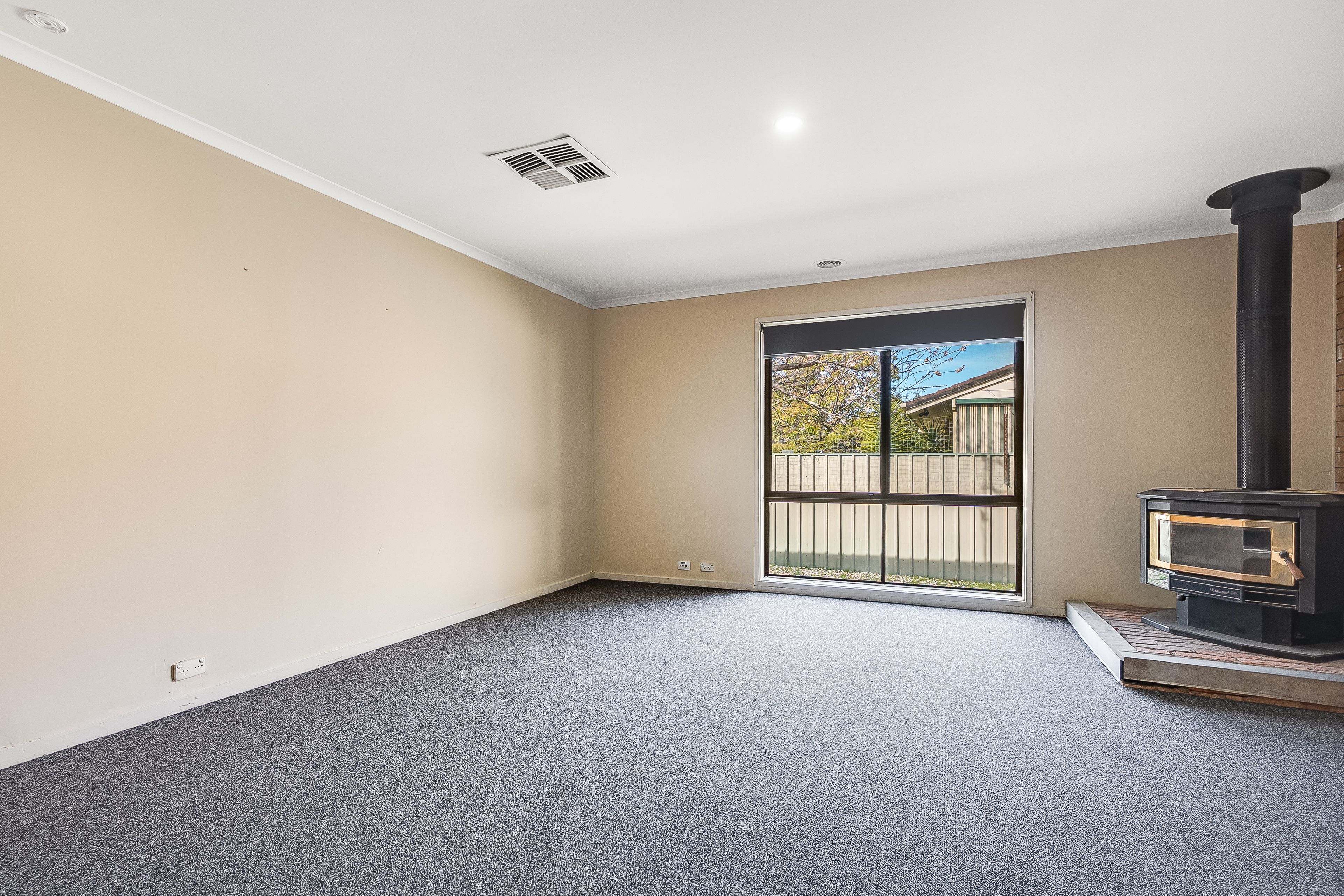8 Goolagar Crescent, Springdale Heights, NSW 2641