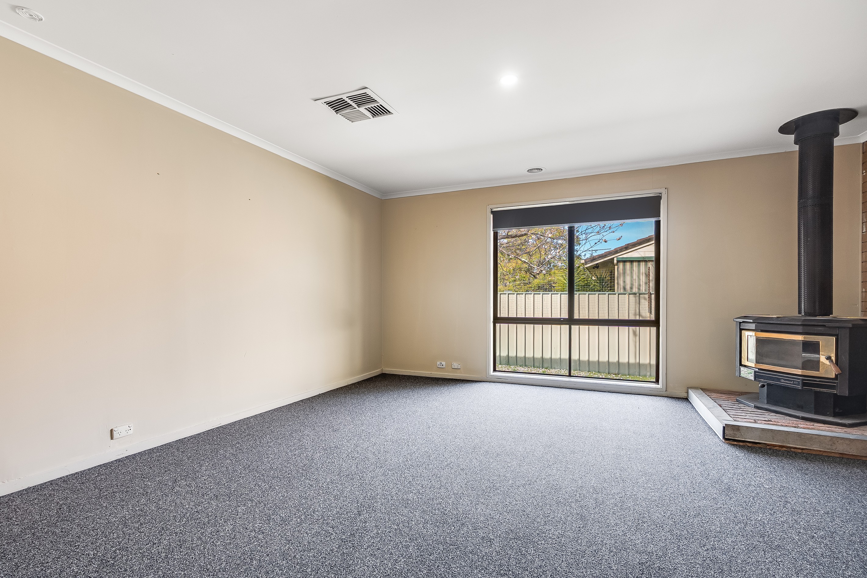 8 Goolagar Crescent, Springdale Heights, NSW 2641