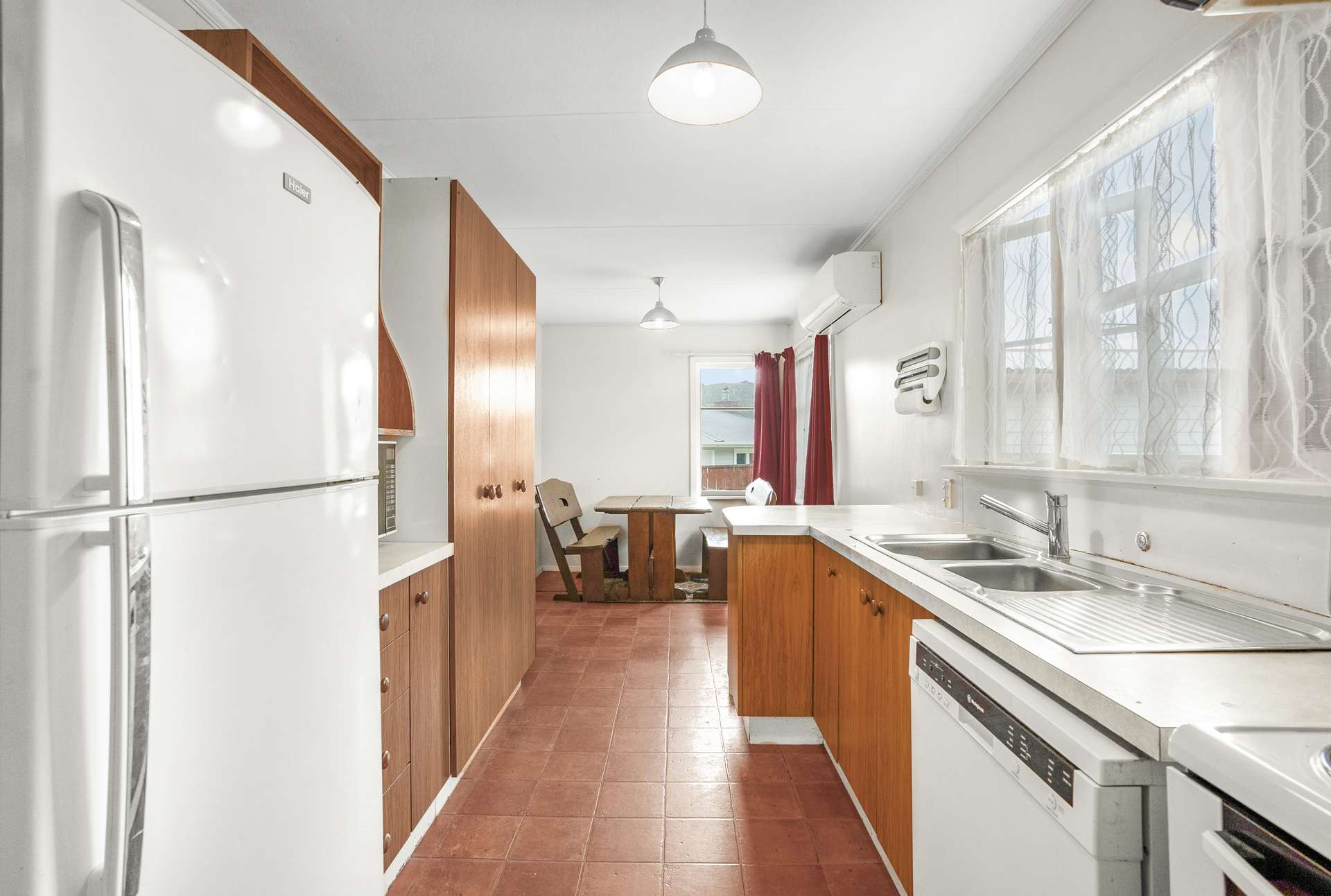64 Russell Road photo 5