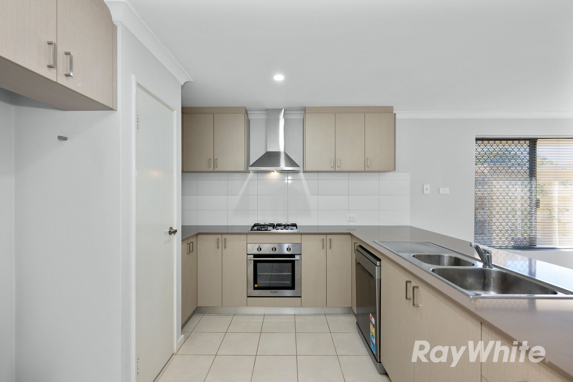 257 Pebble Beach Boulevard, Meadow Springs, WA 6210