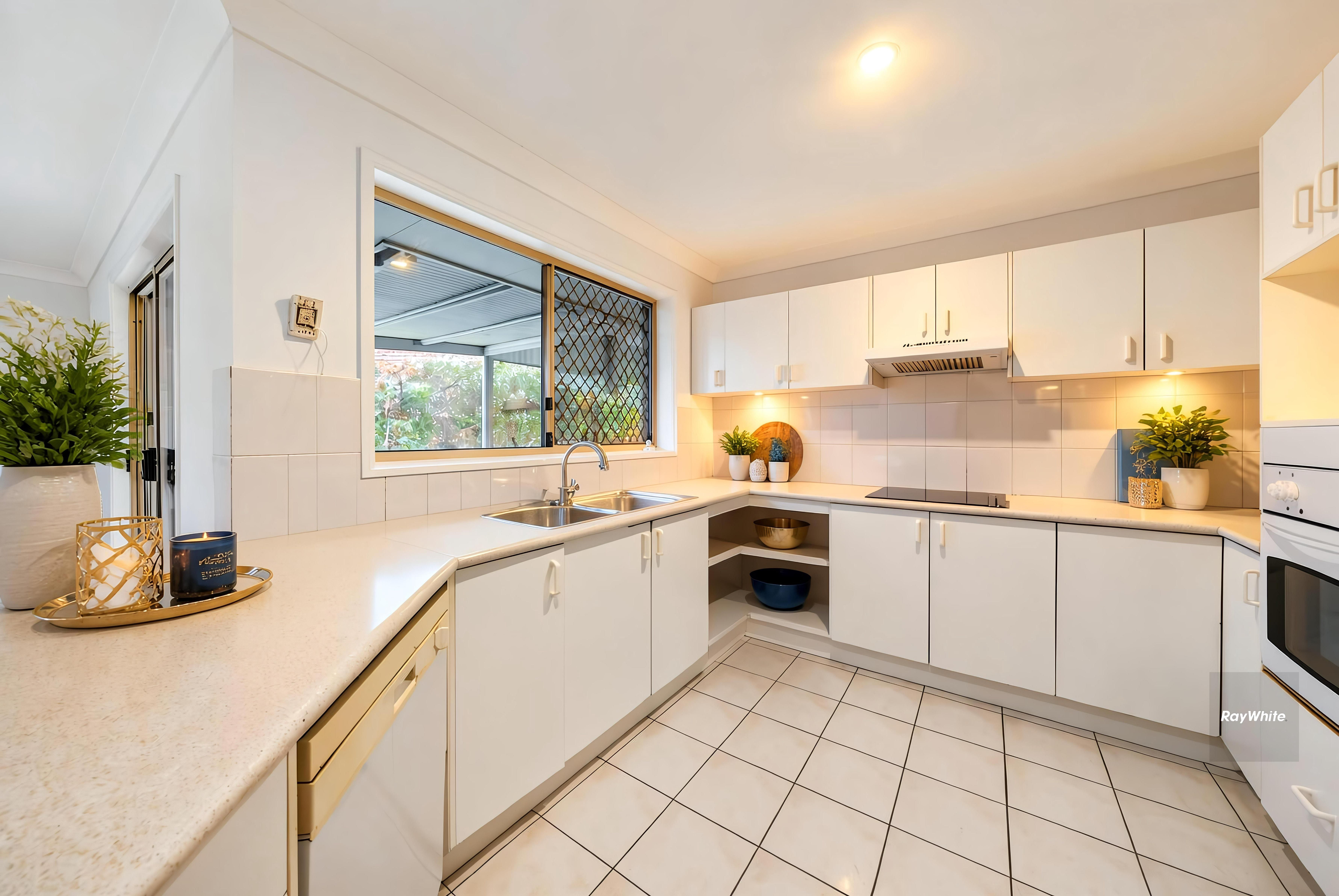 8 Amberdale Court — photo 4 of 14