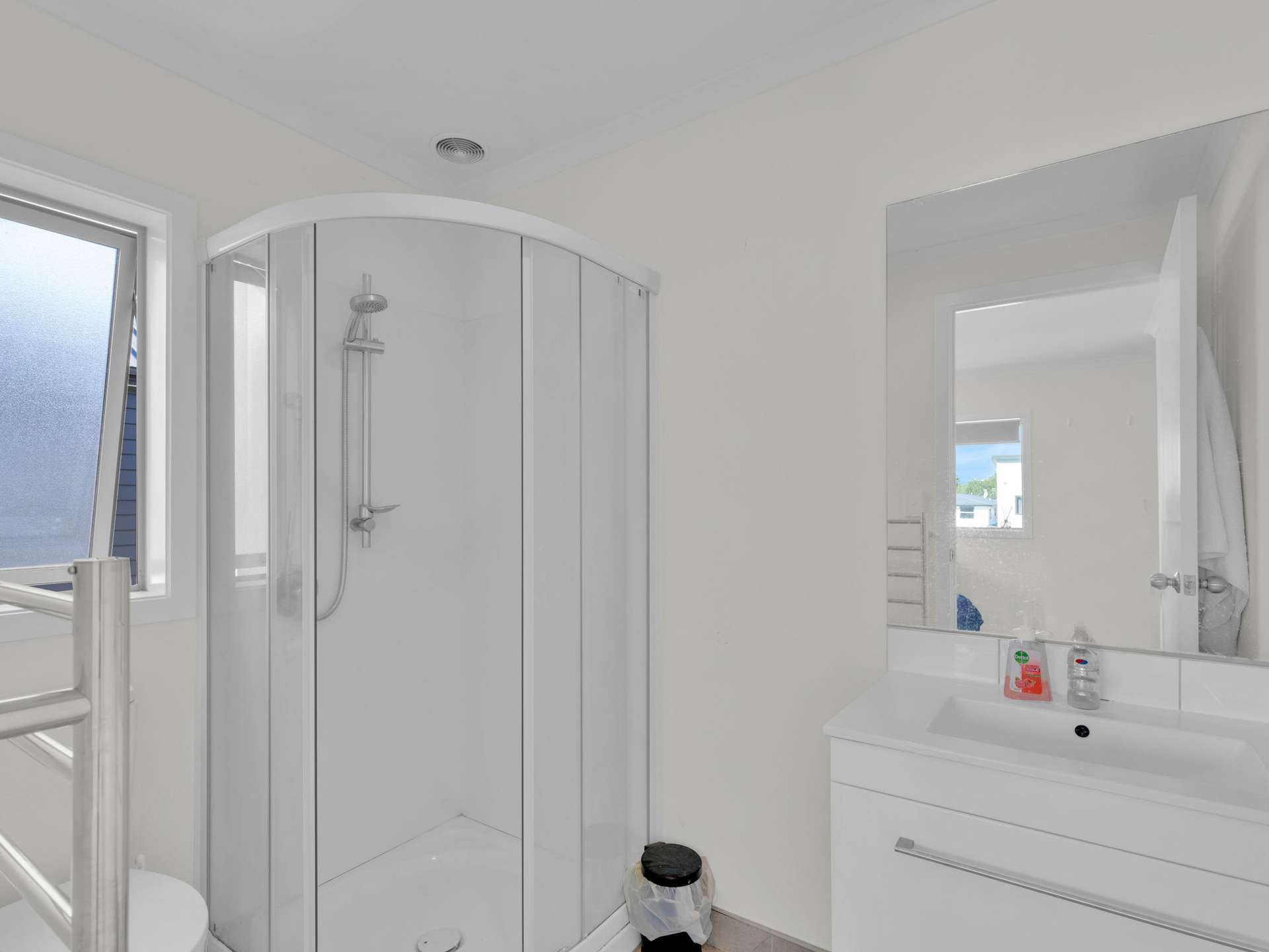 1/113 Knighton Road photo 5