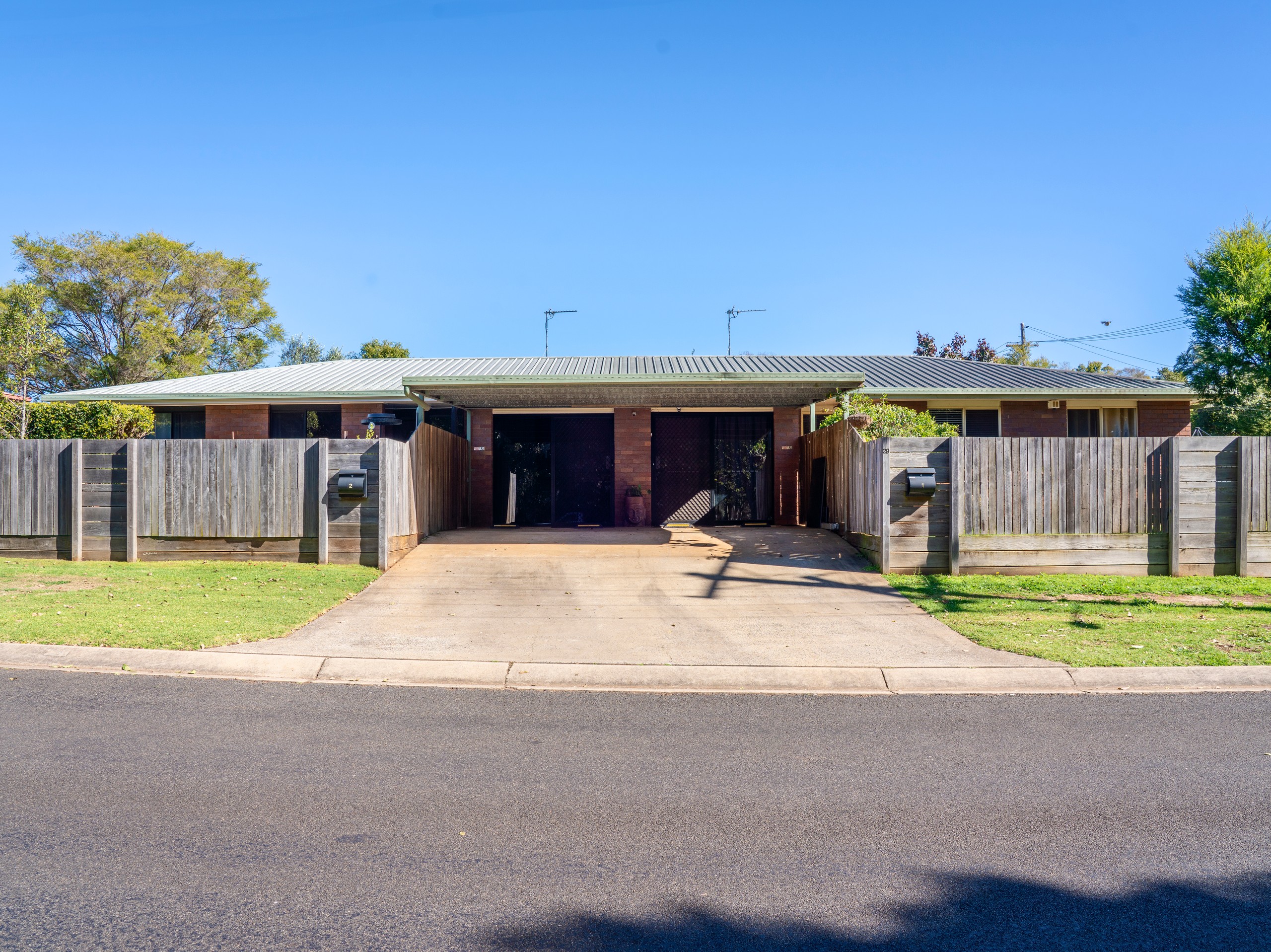 1 & 2/29 Lemway Avenue, Kearneys Spring, QLD 4350