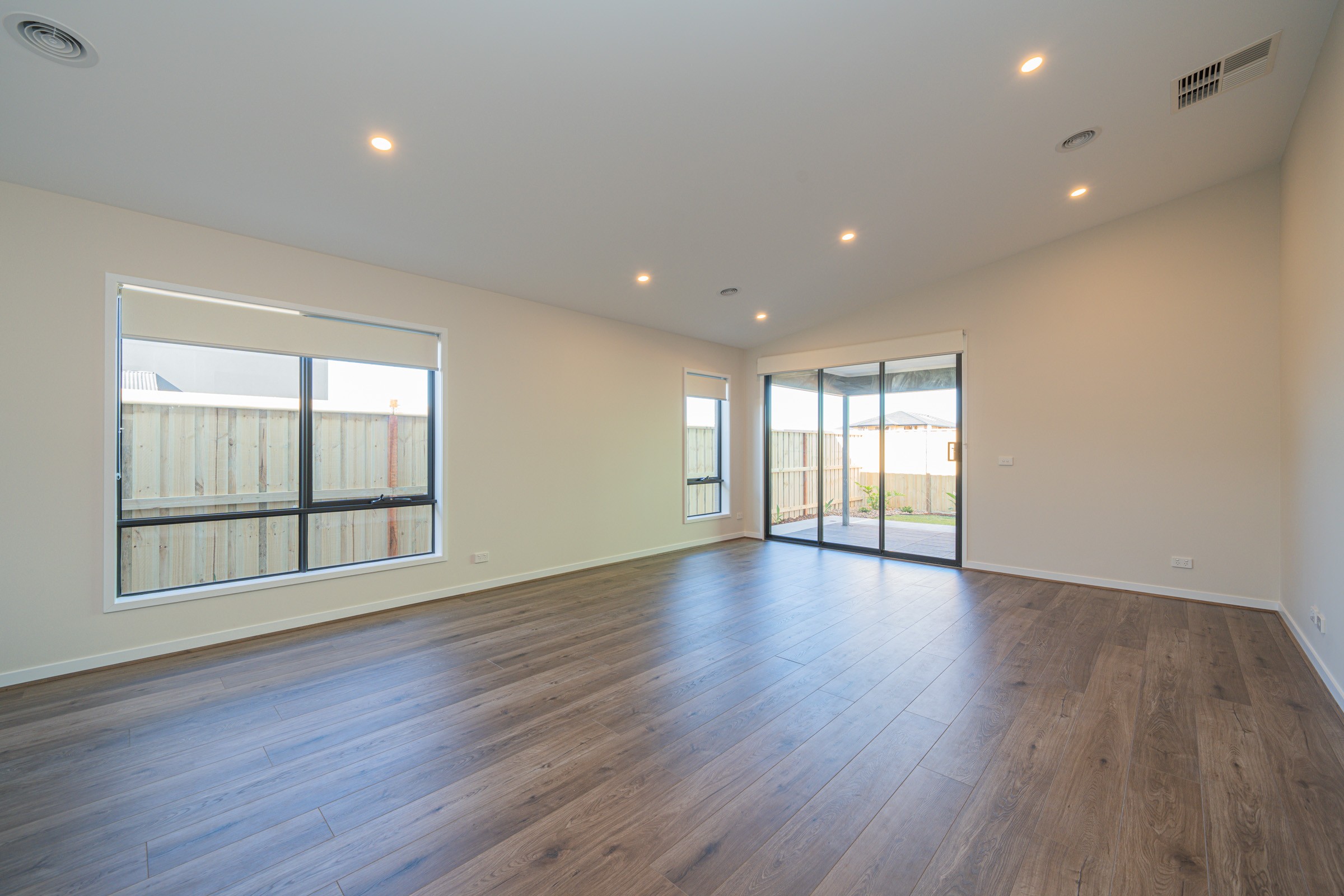 14 Spindle Street, Clyde North, VIC 3978