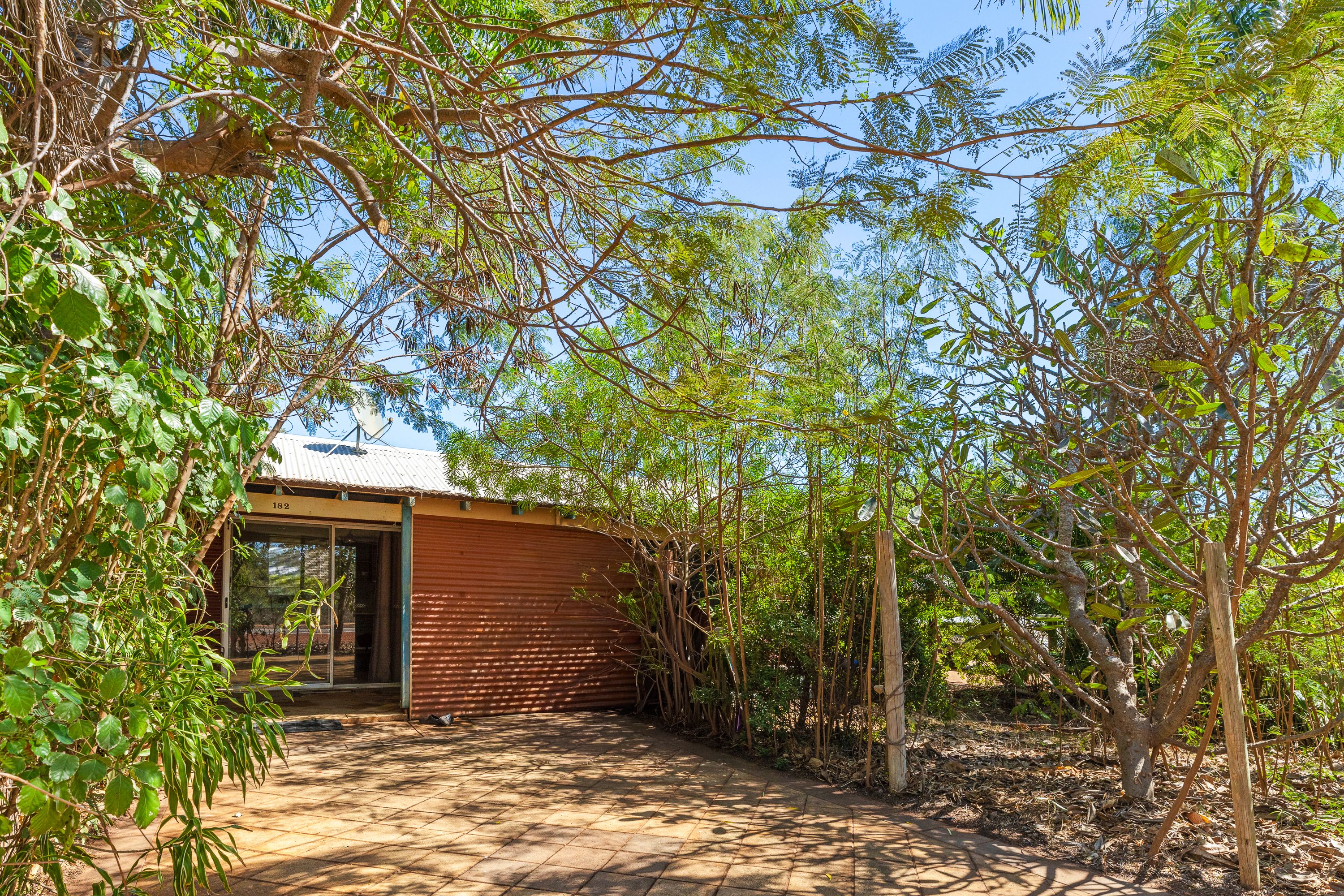 182/122 Port Drive — photo 10 of 11