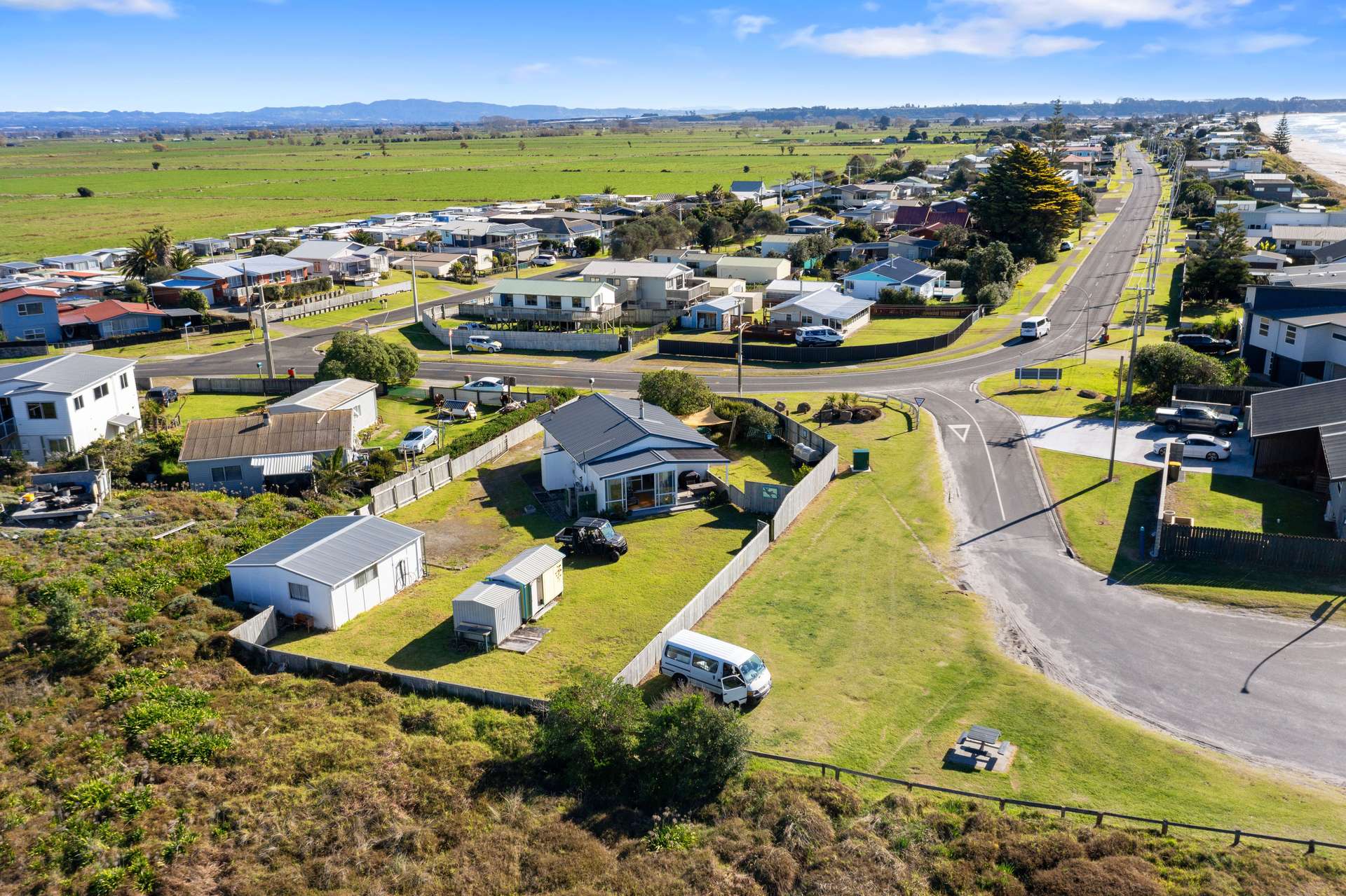 348 Pukehina Beach Road photo 21