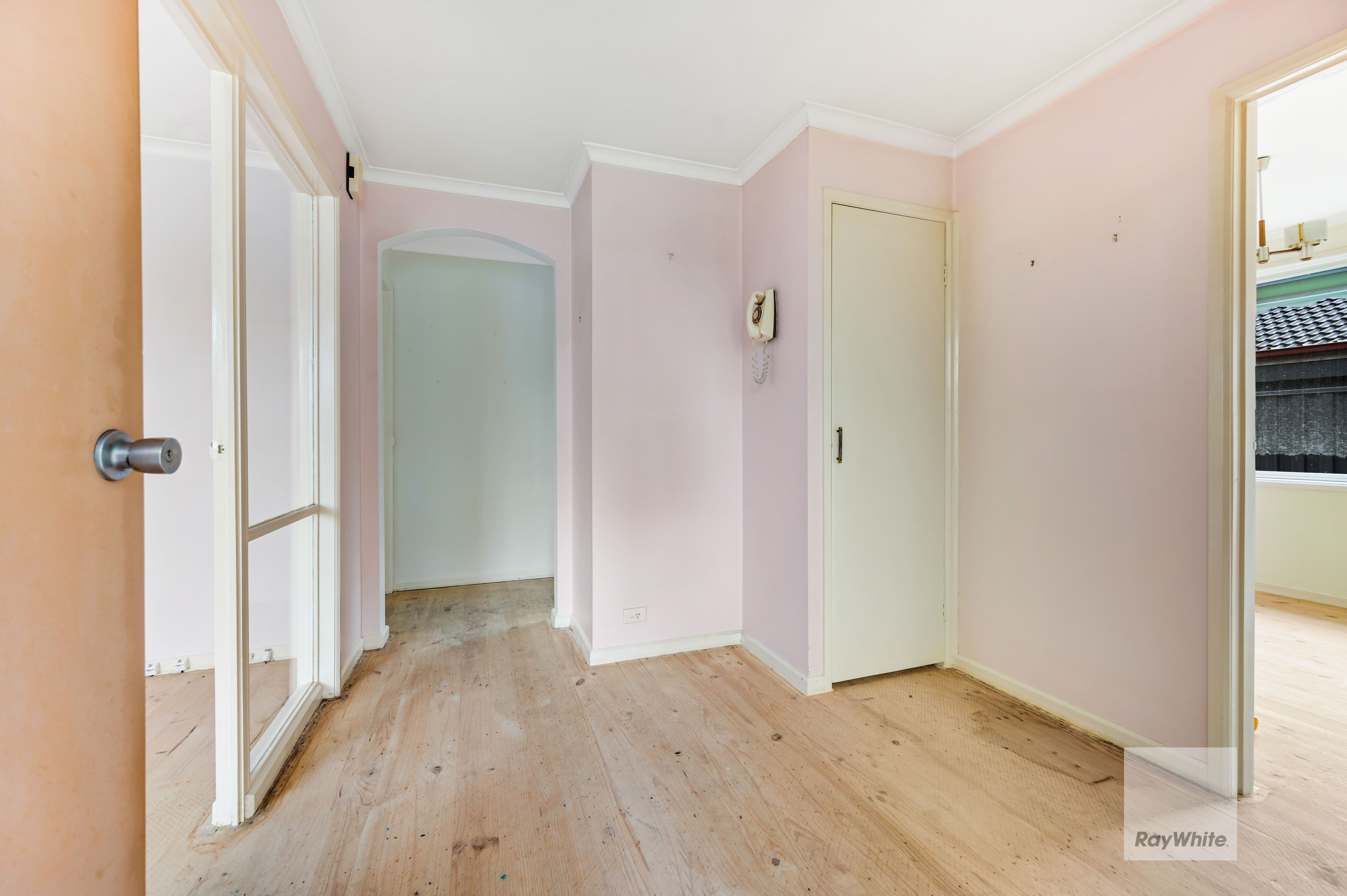 24 Katrina Drive, Gladstone Park, VIC 3043