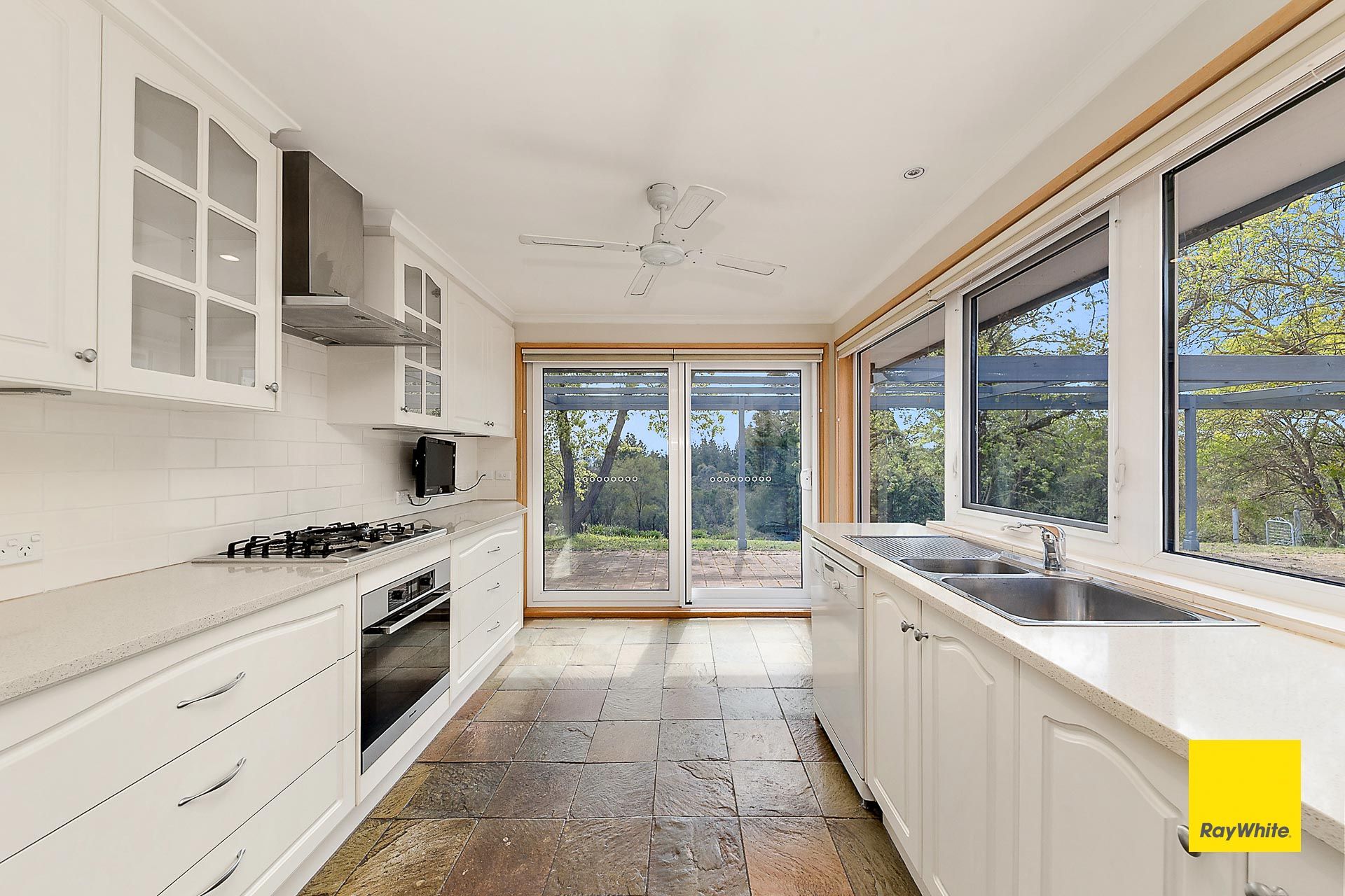 305 Shingle Hill Way — photo 4 of 30