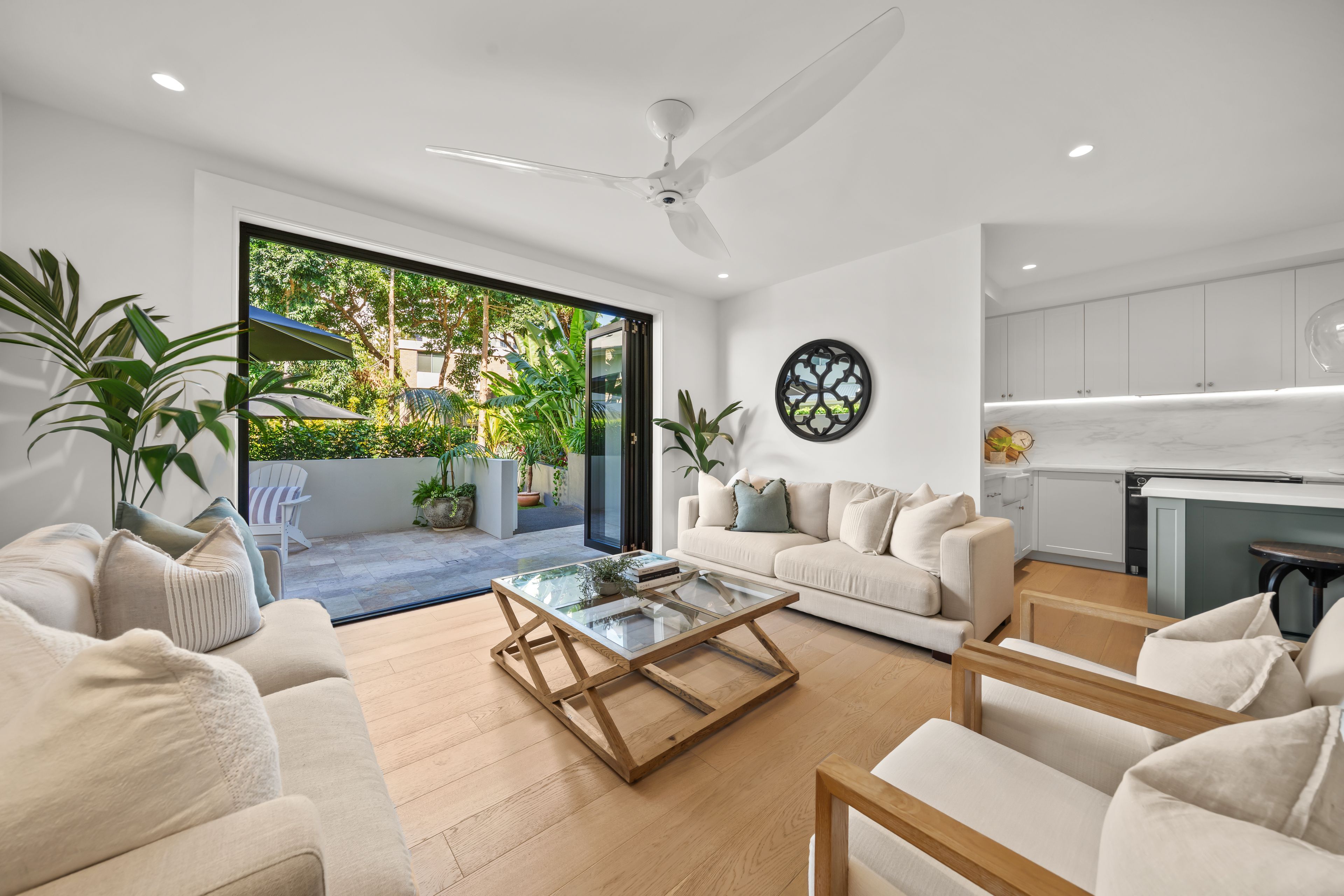 1/3 Beach Parade, Surfers Paradise, QLD 4217