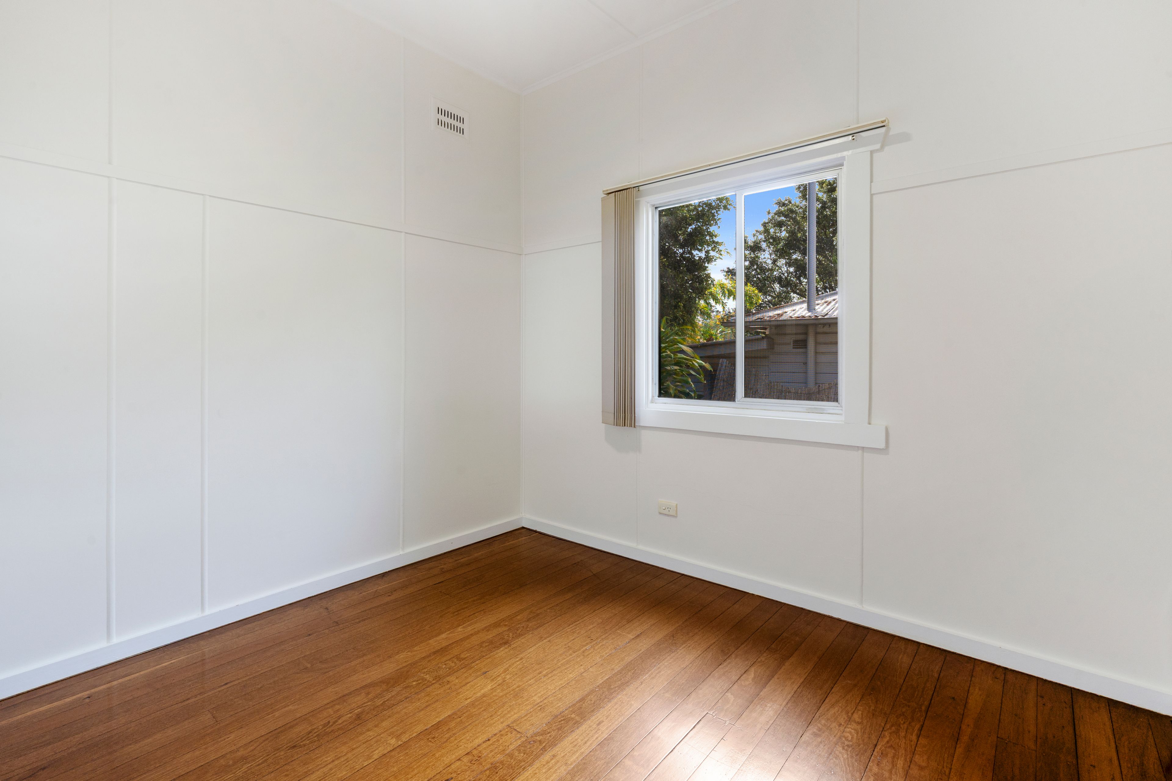 475 Tweed Valley Way — photo 11 of 21
