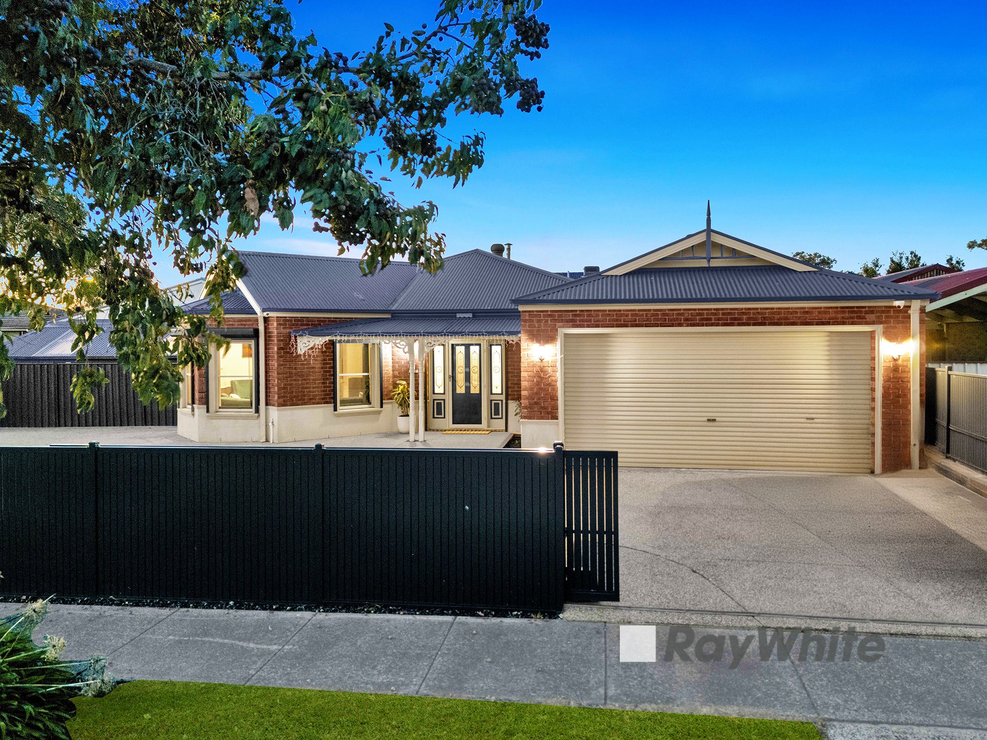 10 Galway Place , Cranbourne VIC 3977