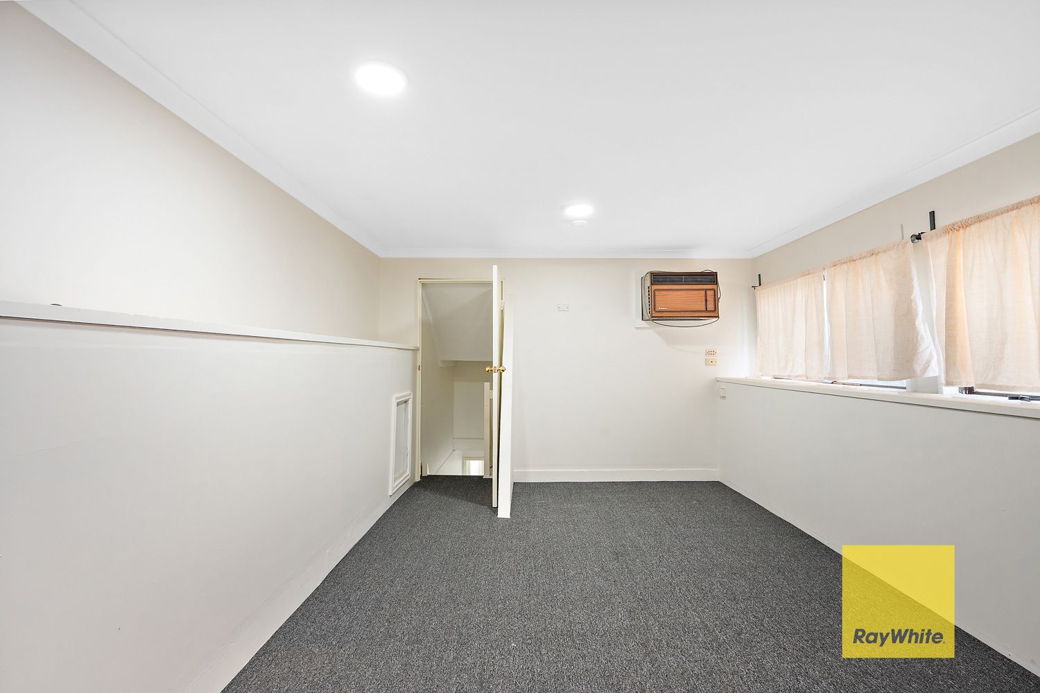 47 Sutherland Drive — photo 12 of 15