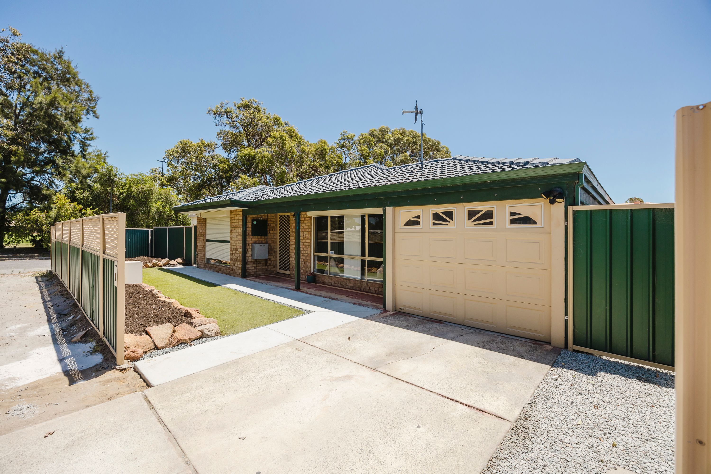 1 Peacock Green, Ballajura WA 6066