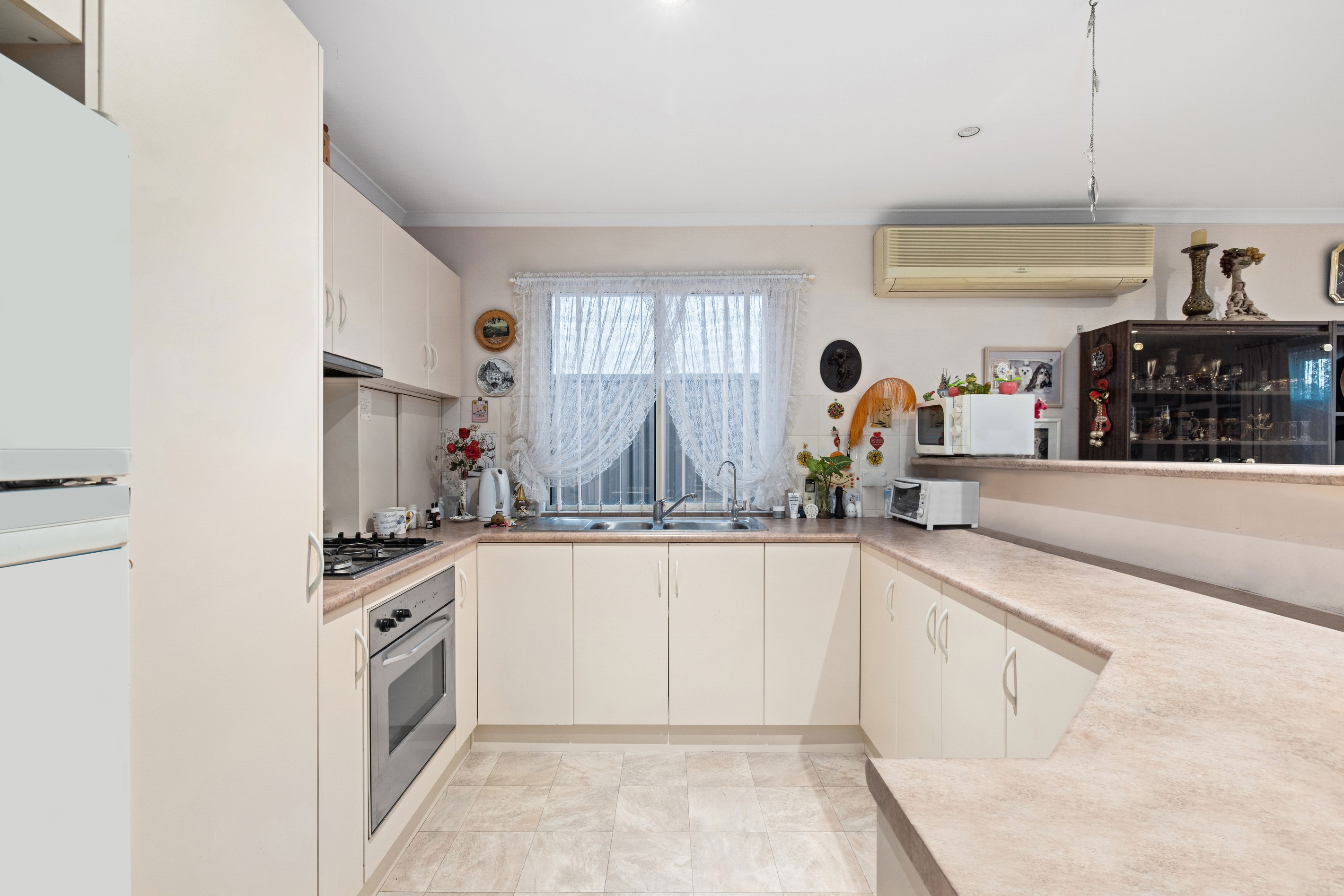 13B White Crescent, Seacombe Gardens, SA 5047